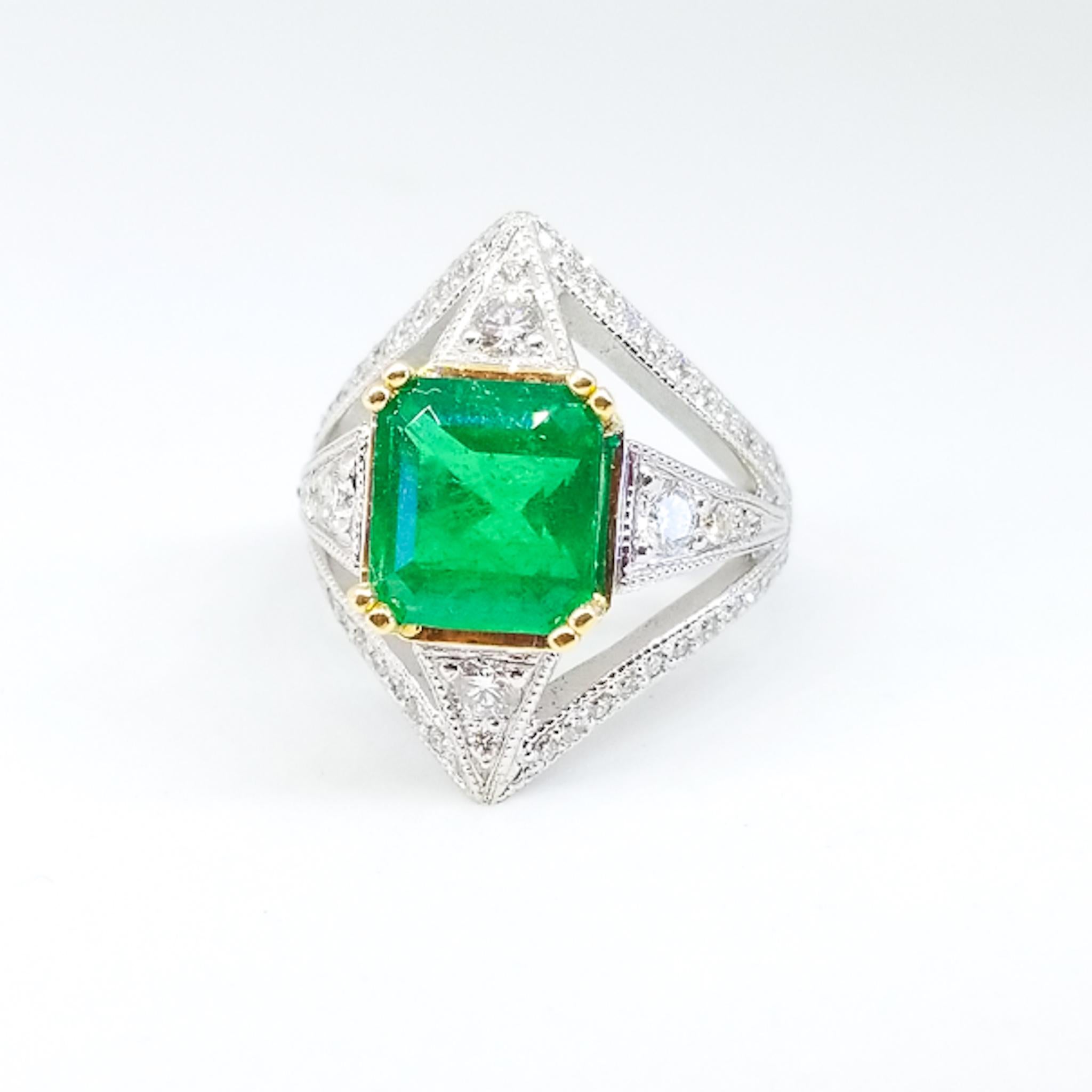 4.26 Carat Colombian Green Emerald Diamond One of a Kind Tom Castor Ring 18K In New Condition For Sale In Lambertville , NJ