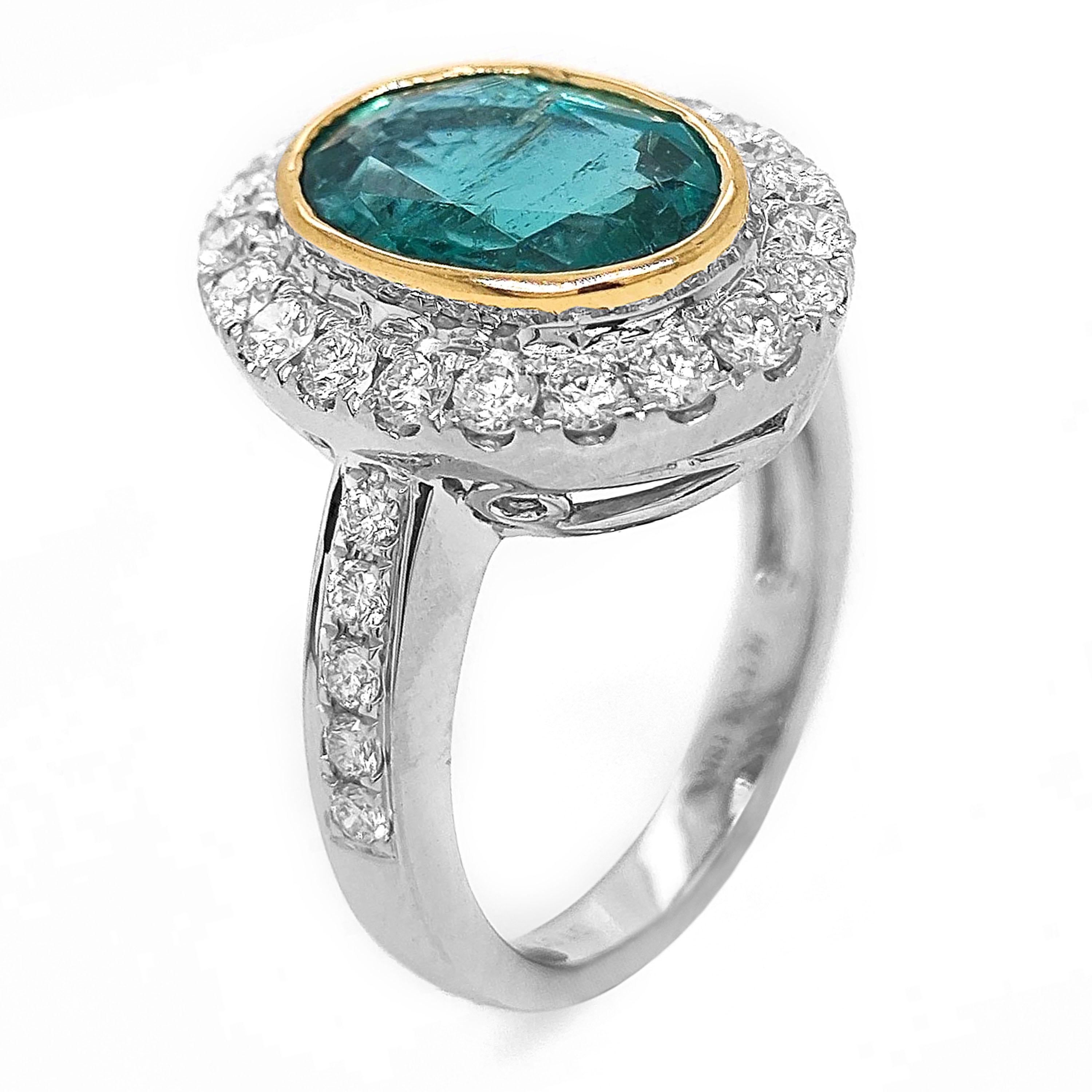 4.26 Carat Emerald and Diamond White Gold Ring In New Condition For Sale In New York, NY