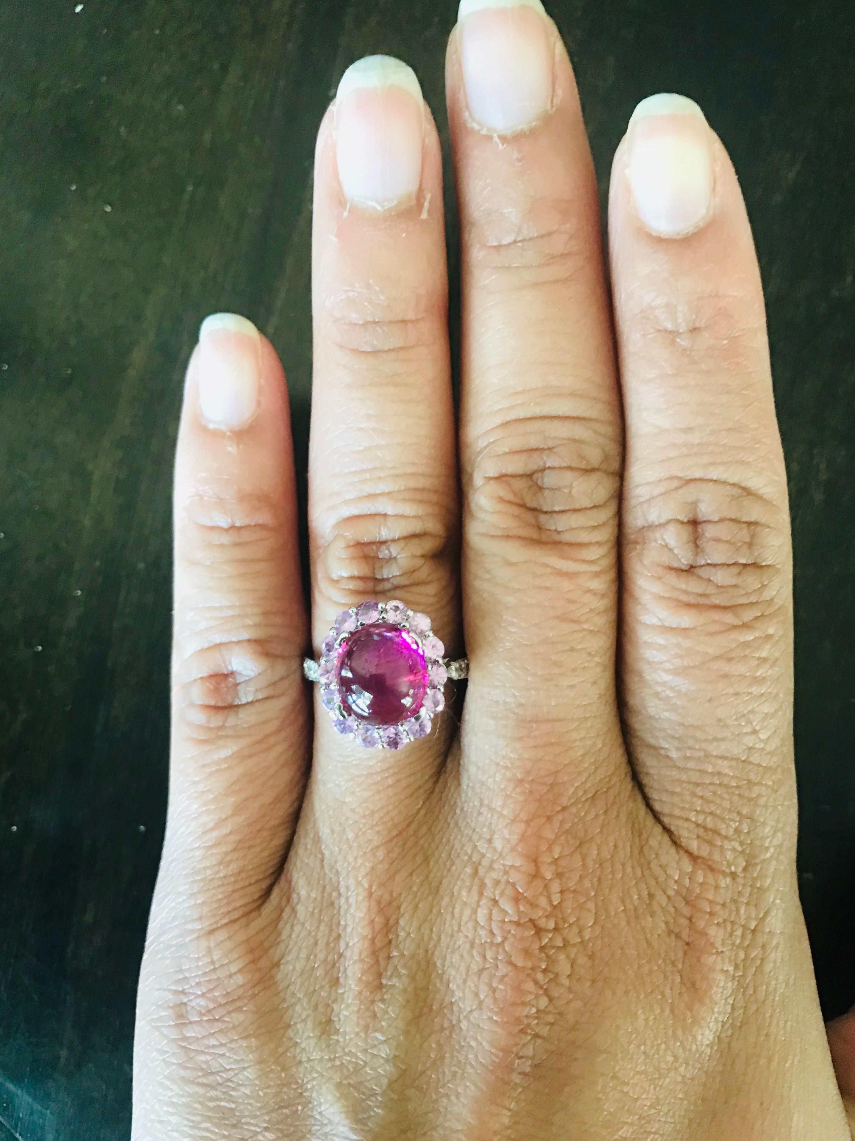 Bague en or blanc 14 carats, tourmaline rose naturelle de 4,26 carats, saphir, diamant Neuf - En vente à Los Angeles, CA