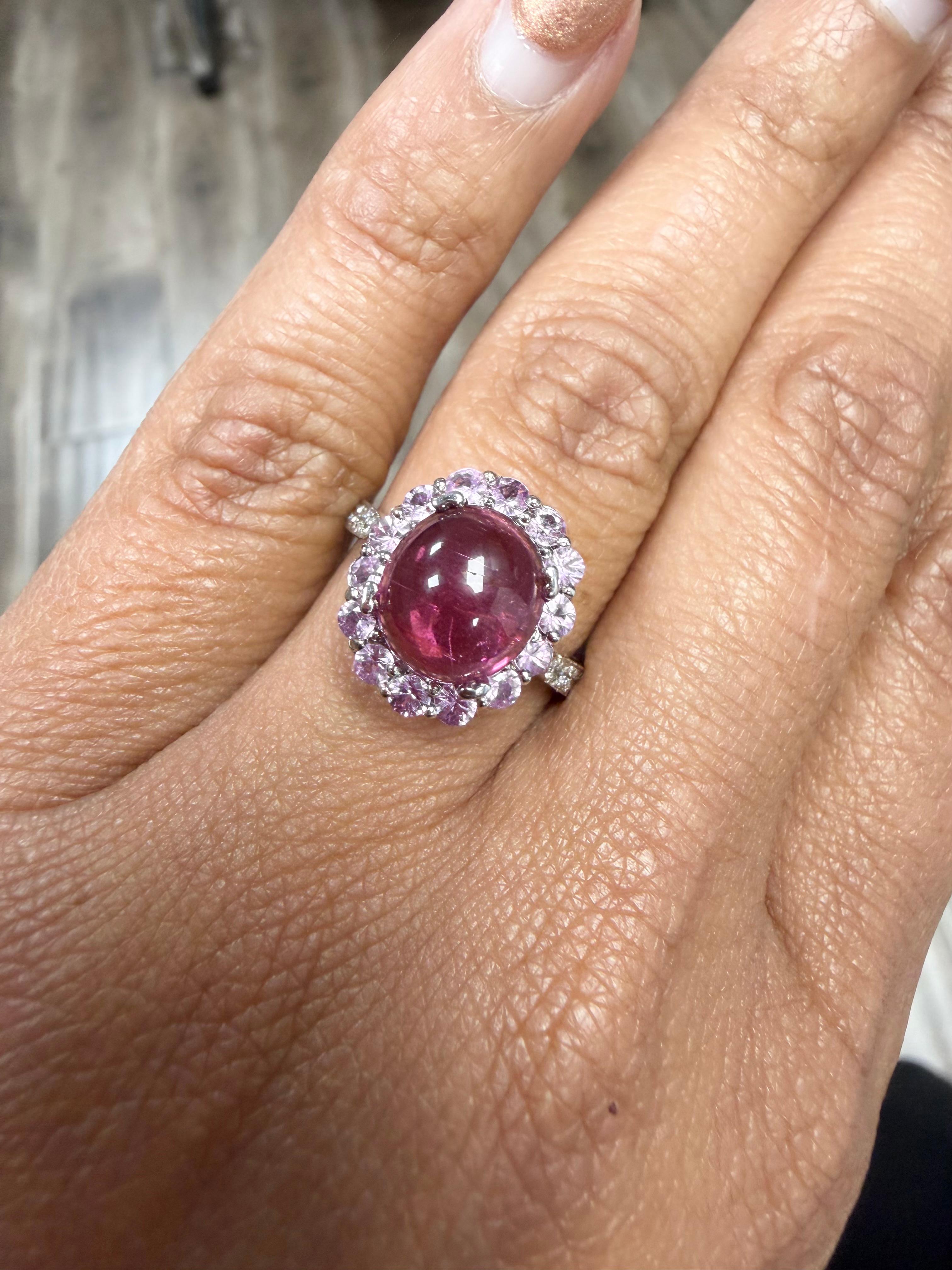 Bague en or blanc 14 carats, tourmaline rose naturelle de 4,26 carats, saphir, diamant en vente 3