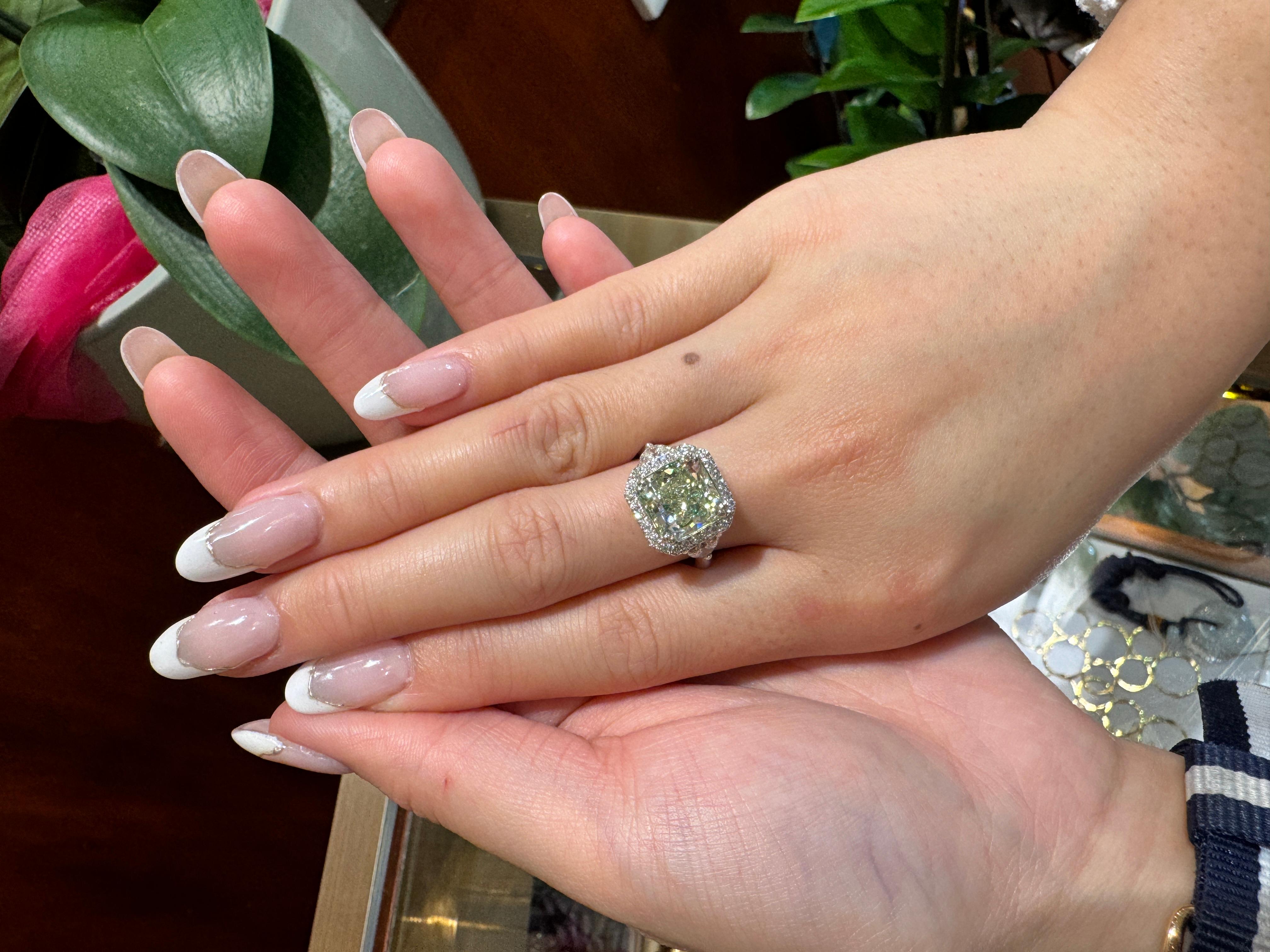 4.26 Carat Radiant Cut Fancy Yellowish Green SI1 Clarity 18K GIA Diamond Ring For Sale 7