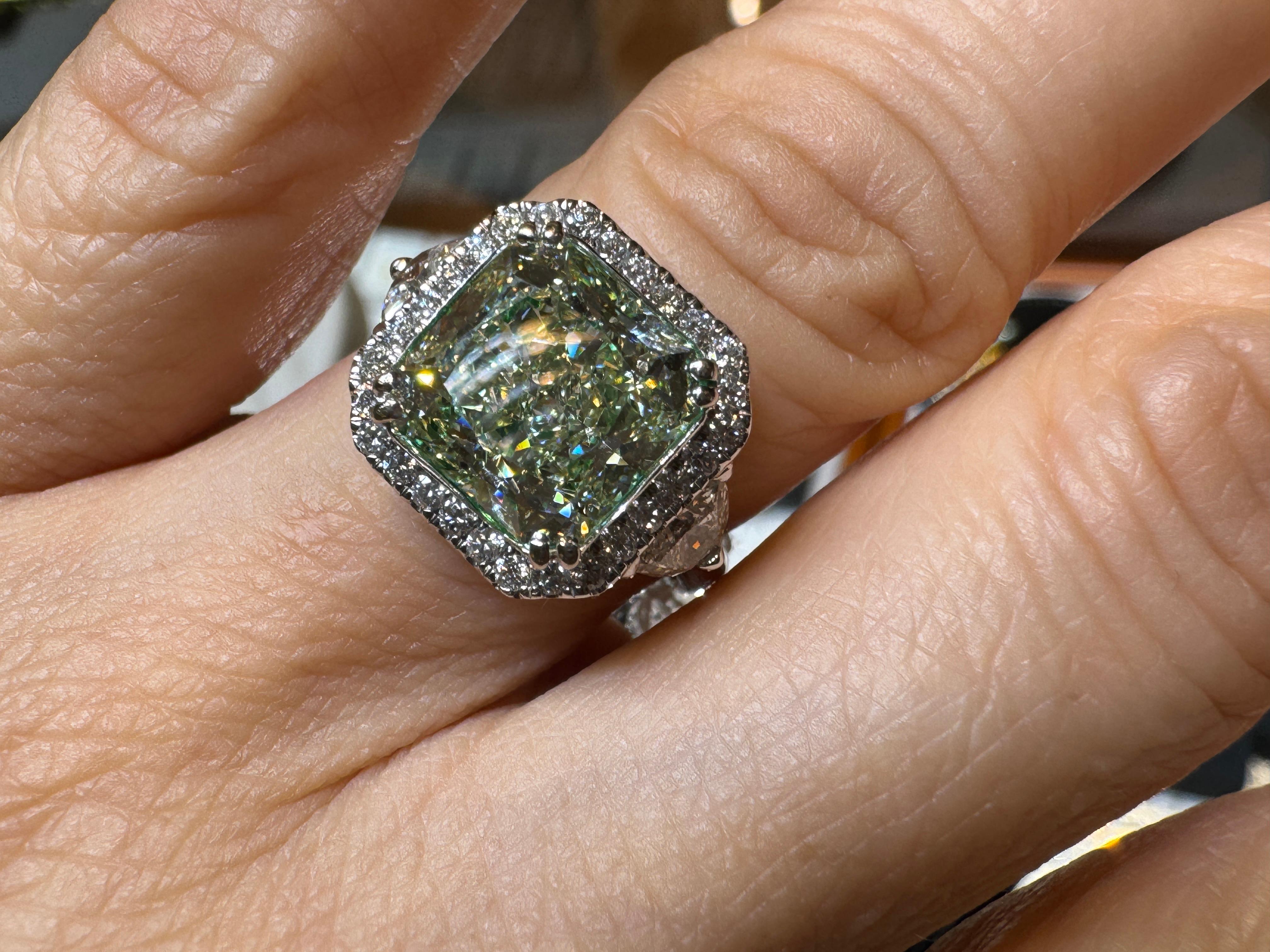 4.26 Carat Radiant Cut Fancy Yellowish Green SI1 Clarity 18K GIA Diamond Ring For Sale 12