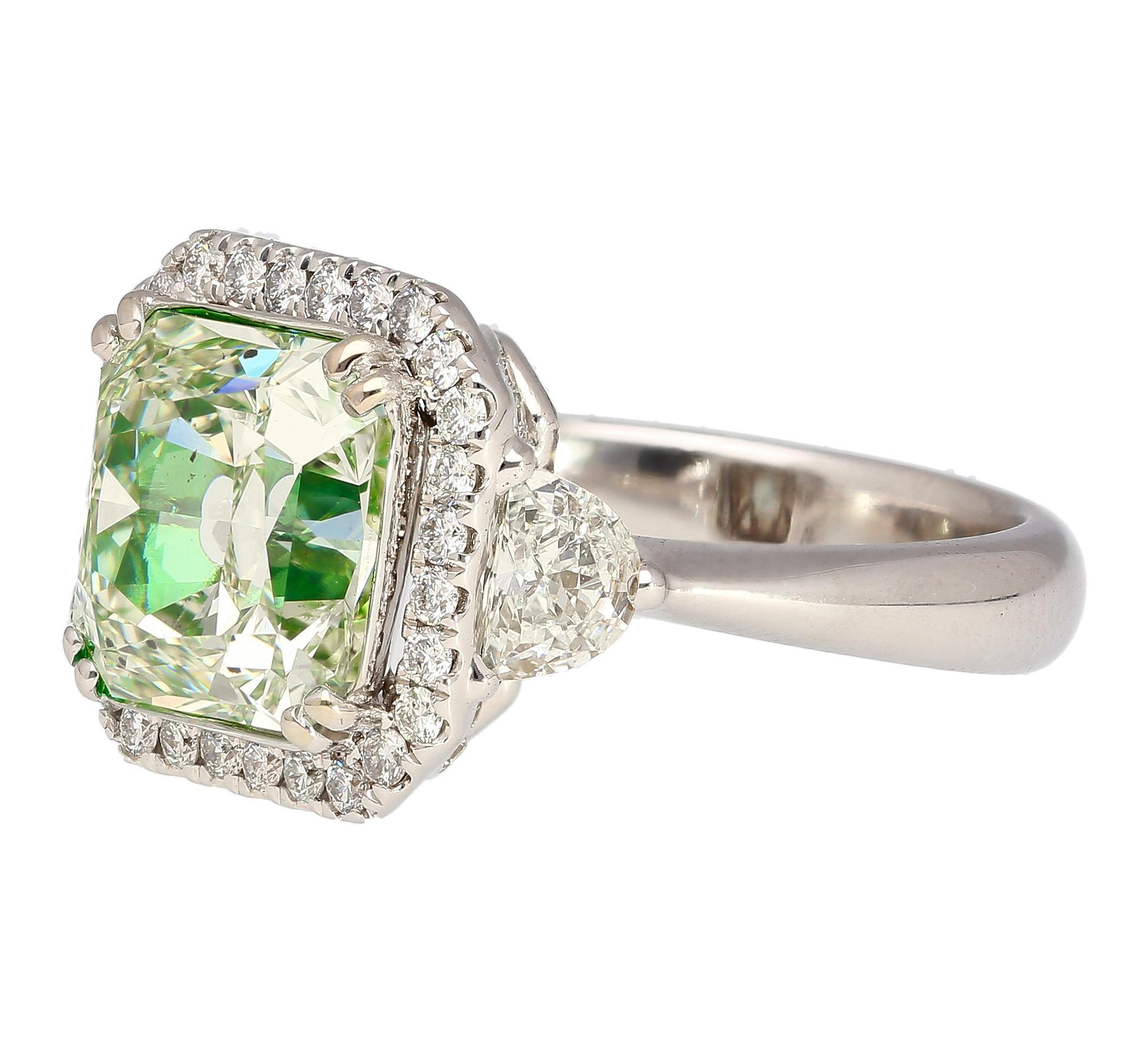 4.26 Carat Radiant Cut Fancy Yellowish Green SI1 Clarity 18K GIA Diamond Ring For Sale 1