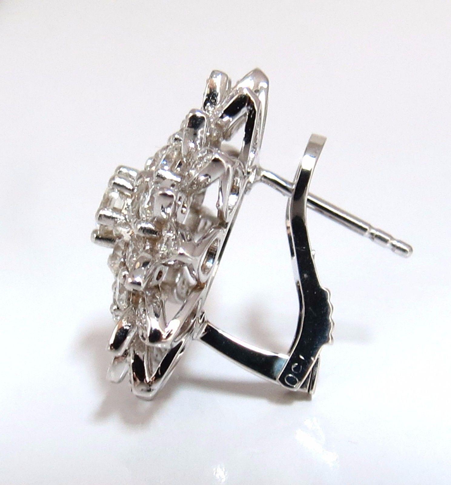 Clips d'oreilles à étoile en or 18 carats avec diamants naturels ronds de 4,26 carats, poids total Neuf - En vente à New York, NY