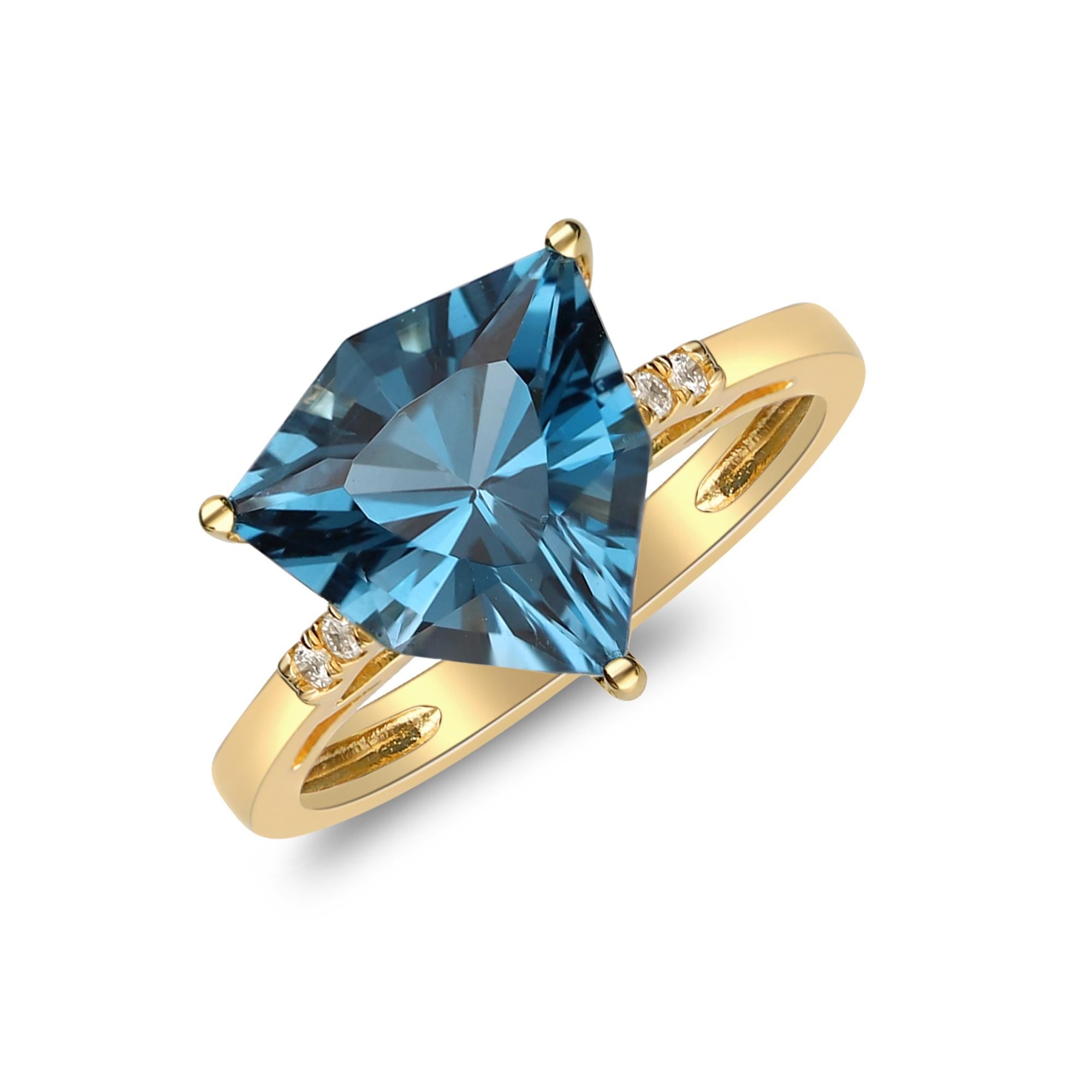 Art Deco 4.26 Carat Trillion-Cut London Blue Topaz Diamond Accents 14K Yellow Gold Ring For Sale