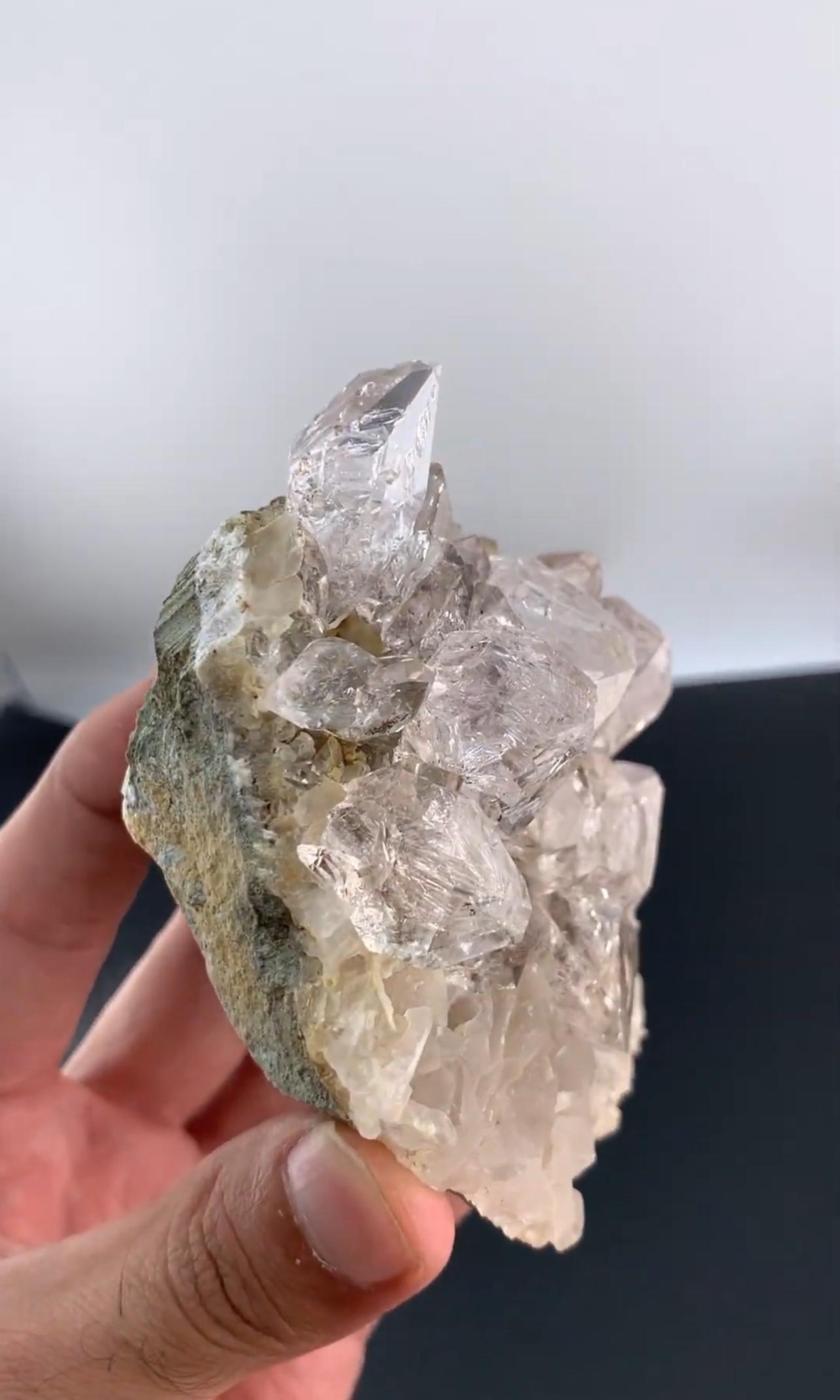Style Adam 426 grammes d'améthyste, diamants, quartz jaune et calcite du Pakistan en vente