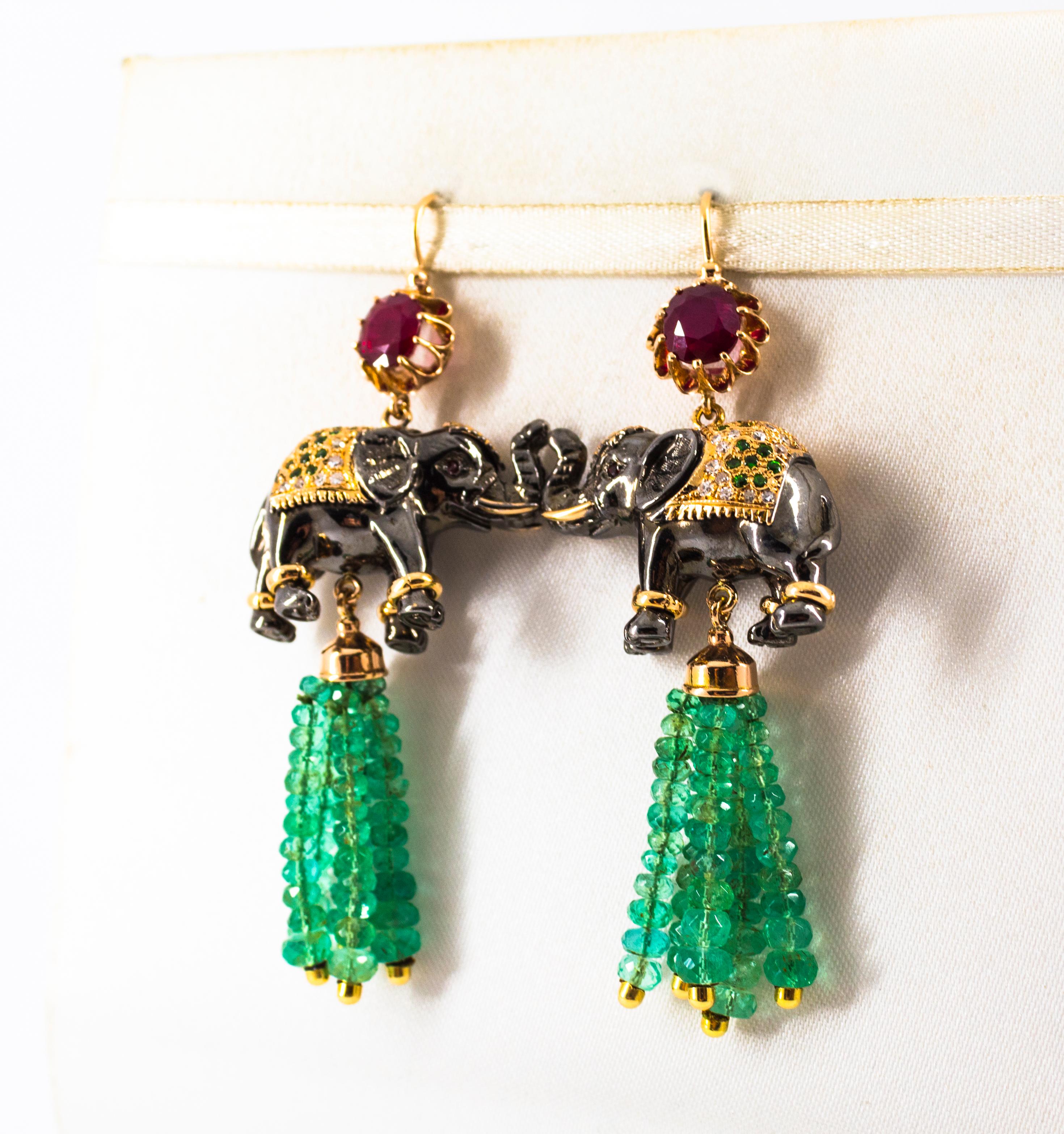 42.60 Carat White Diamond Emerald Ruby Tsavorite Yellow Gold Elephants Earrings In New Condition In Naples, IT