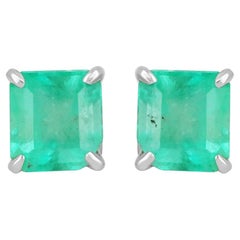 Clous d'oreilles à quatre griffes en or blanc 14 carats, taille émeraude de Colombie Asscher 4,26 ctw