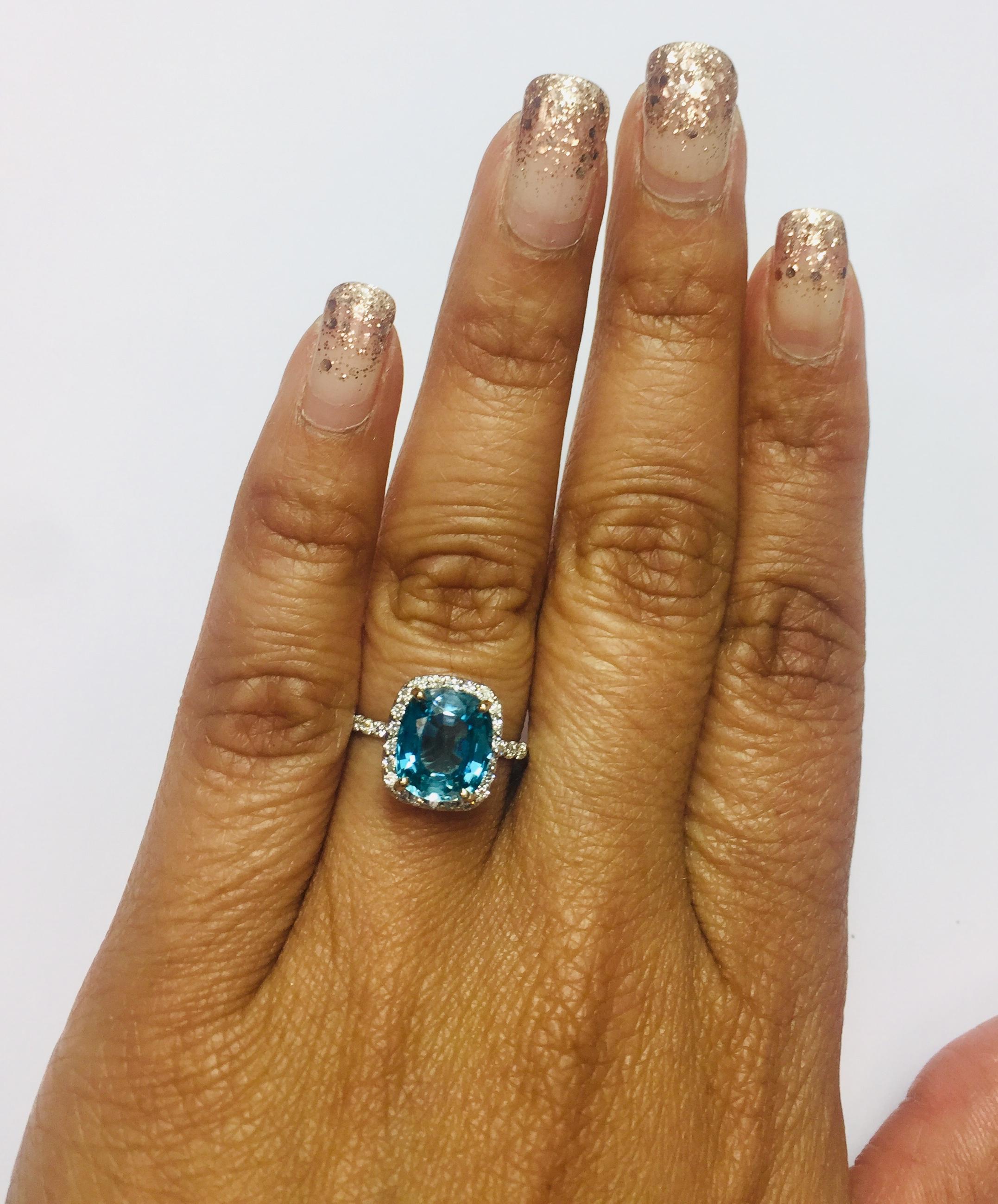 Verlobungsring mit 4,27 Karat blauem Zirkon und Diamant aus 18 Karat Weißgold (Moderne) im Angebot