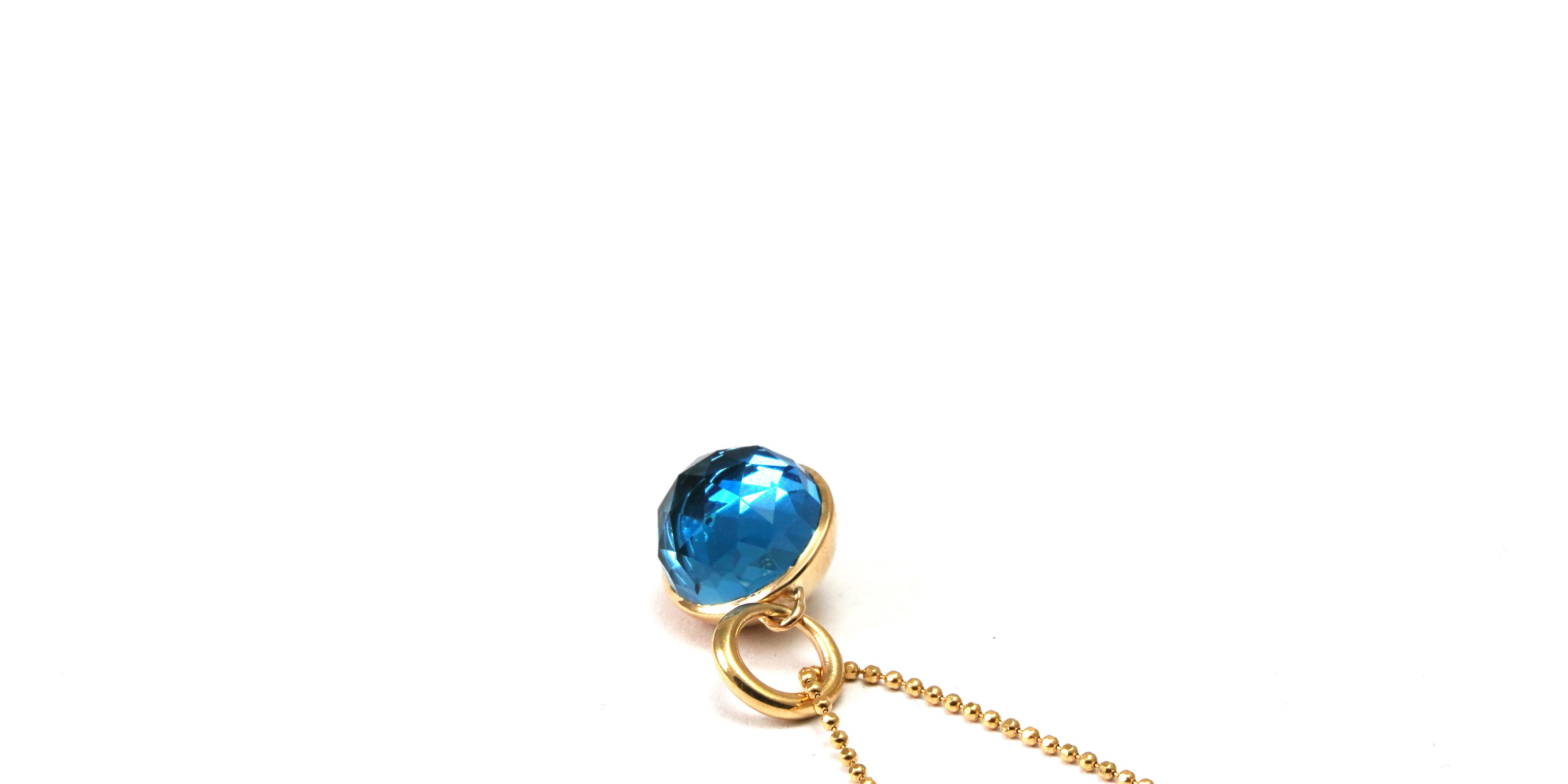 4.27 Carat Swiss Blue Topaz Necklace For Sale 1