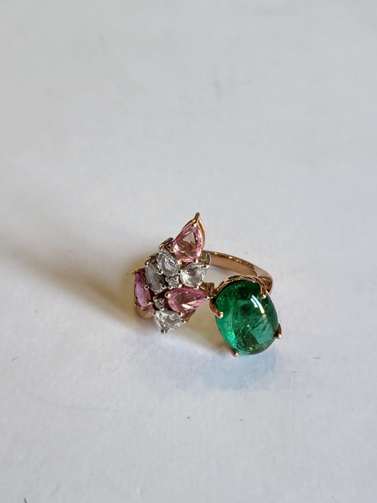 4.27 carats Zambian Emerald Cabochon, Pink Sapphires & Diamonds Cocktail Ring For Sale 1