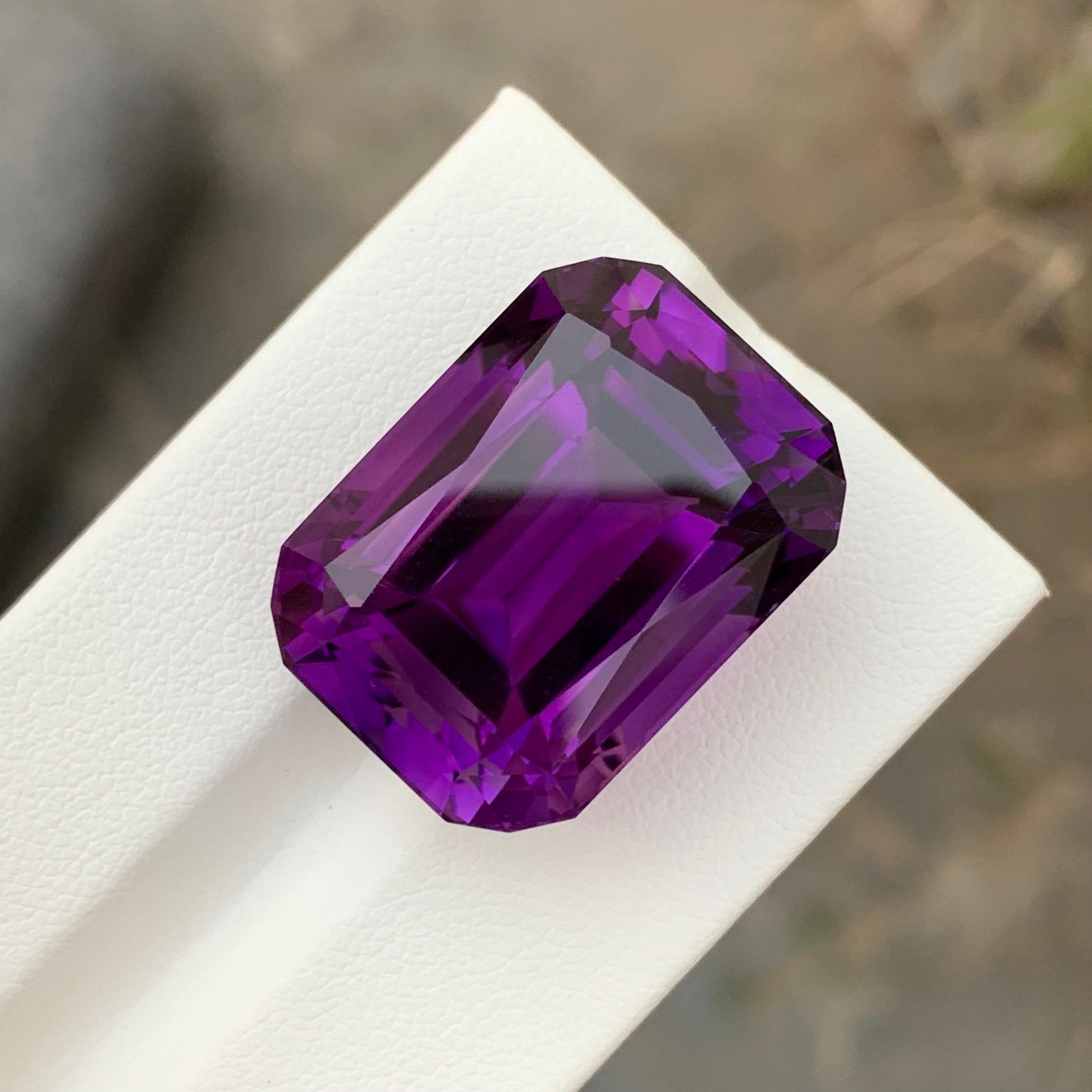 42.70 Carat Natural Loose Emerald Shape Dark Purple Amethyst Gem For Necklace  In New Condition For Sale In Peshawar, PK