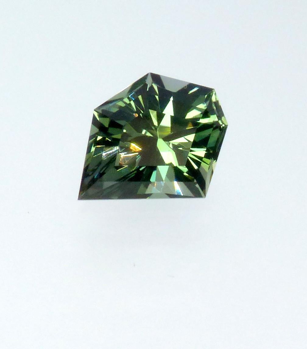 Women's or Men's 4.27ct Freeform GREEN Zoisite (same mineral as Tanzanite!)  Unique Cut & Color! For Sale