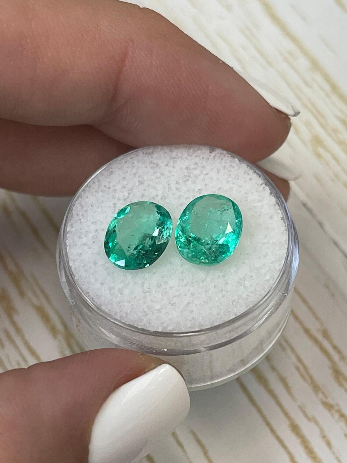 Taille ovale Émeraudes colombiennes assorties 4,27 cw 10x8, taille ovale  Gems véritables en vente