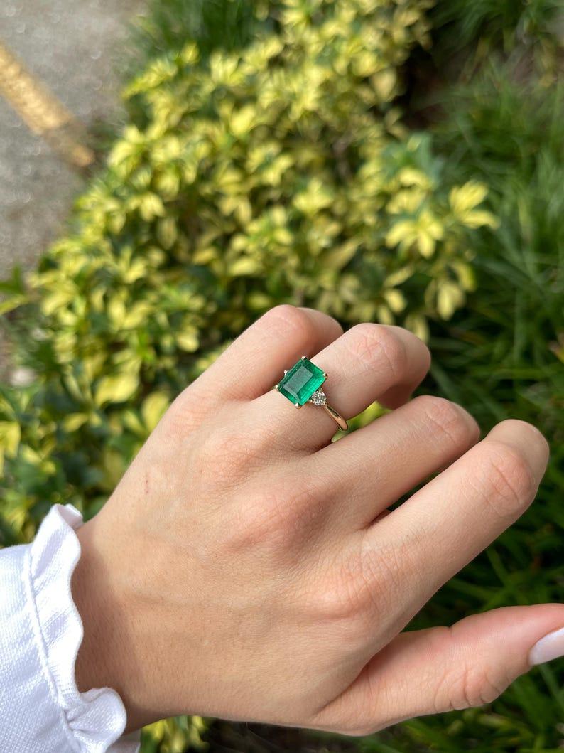 4.27tcw 14K Emerald Cut Emerald & Diamond Three-Stone Ring Vivid Green 585 Gold In New Condition For Sale In Jupiter, FL