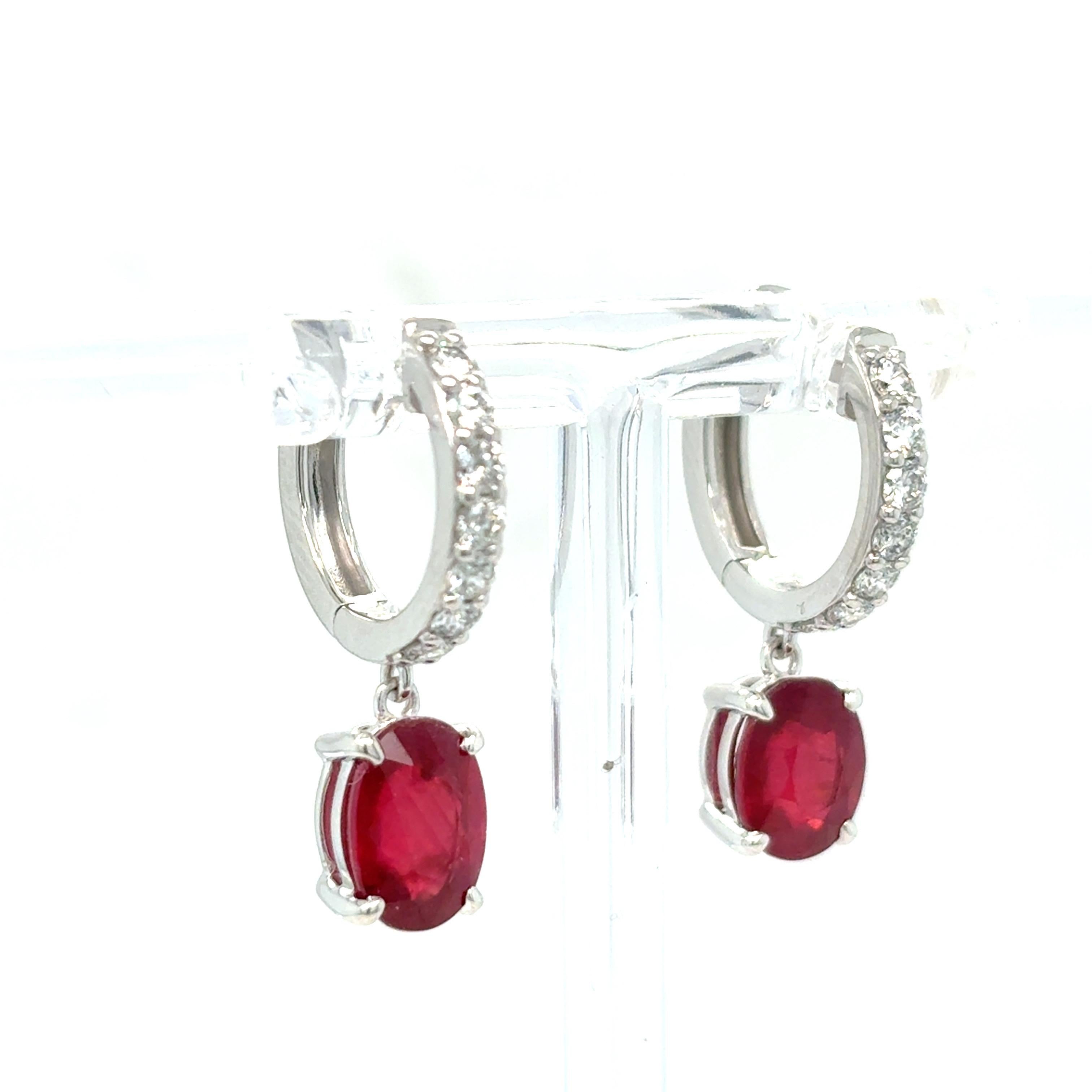 4.28 Carat Ruby Diamond Platinum Dangling Earrings In New Condition For Sale In Trumbull, CT
