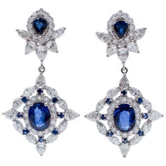 Boucles d'oreilles en or blanc 18 carats, saphirs bleus de 4,28 carats, diamants de 5,18 carats