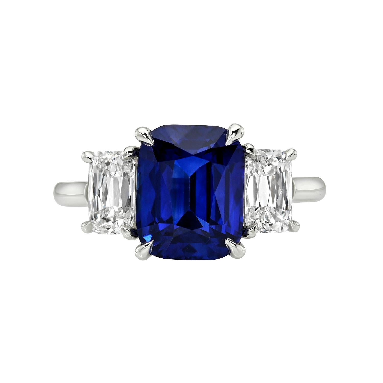 De las mujeres Anillo de compromiso en platino con zafiro azul real talla cojín de 4,28 qt - Certificado GIA en venta