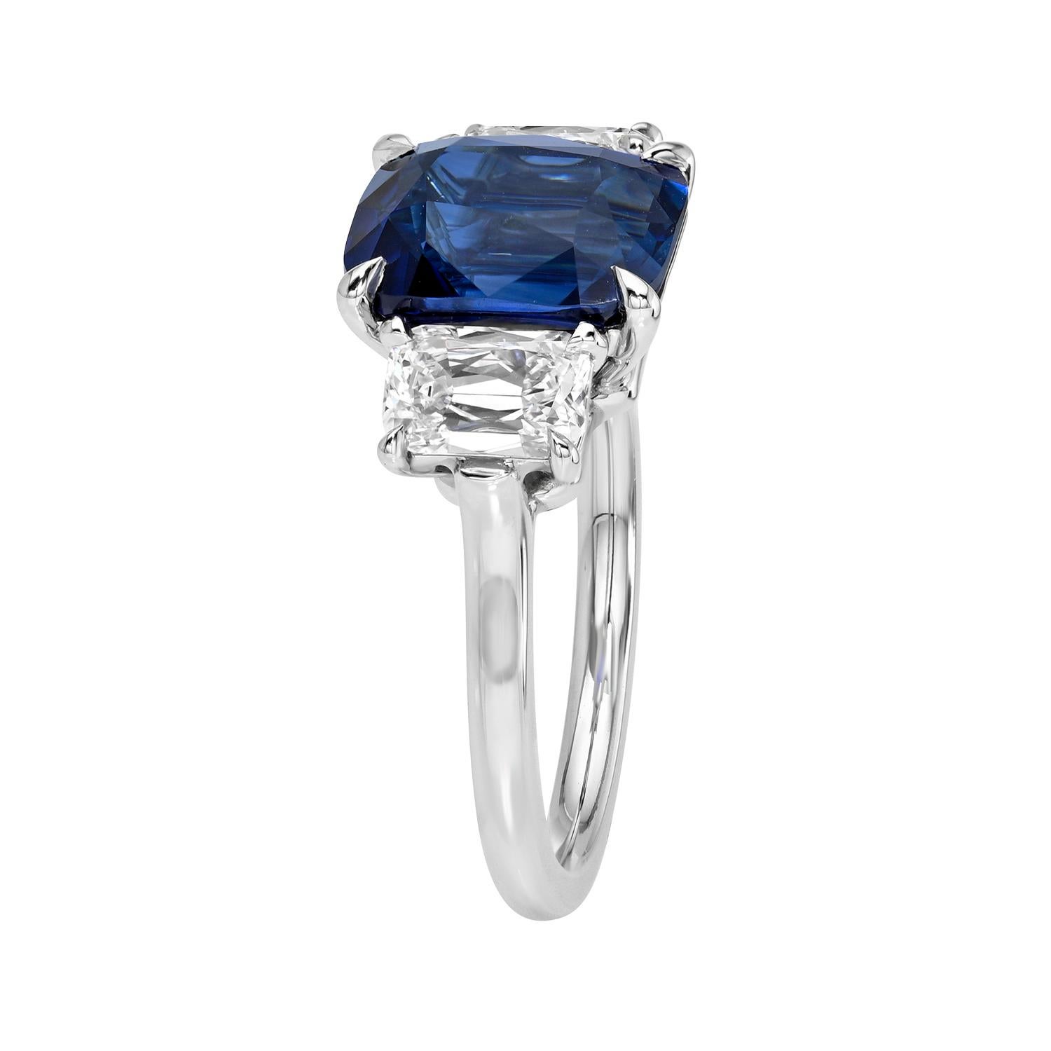 Anillo de compromiso en platino con zafiro azul real talla cojín de 4,28 qt - Certificado GIA en venta 1