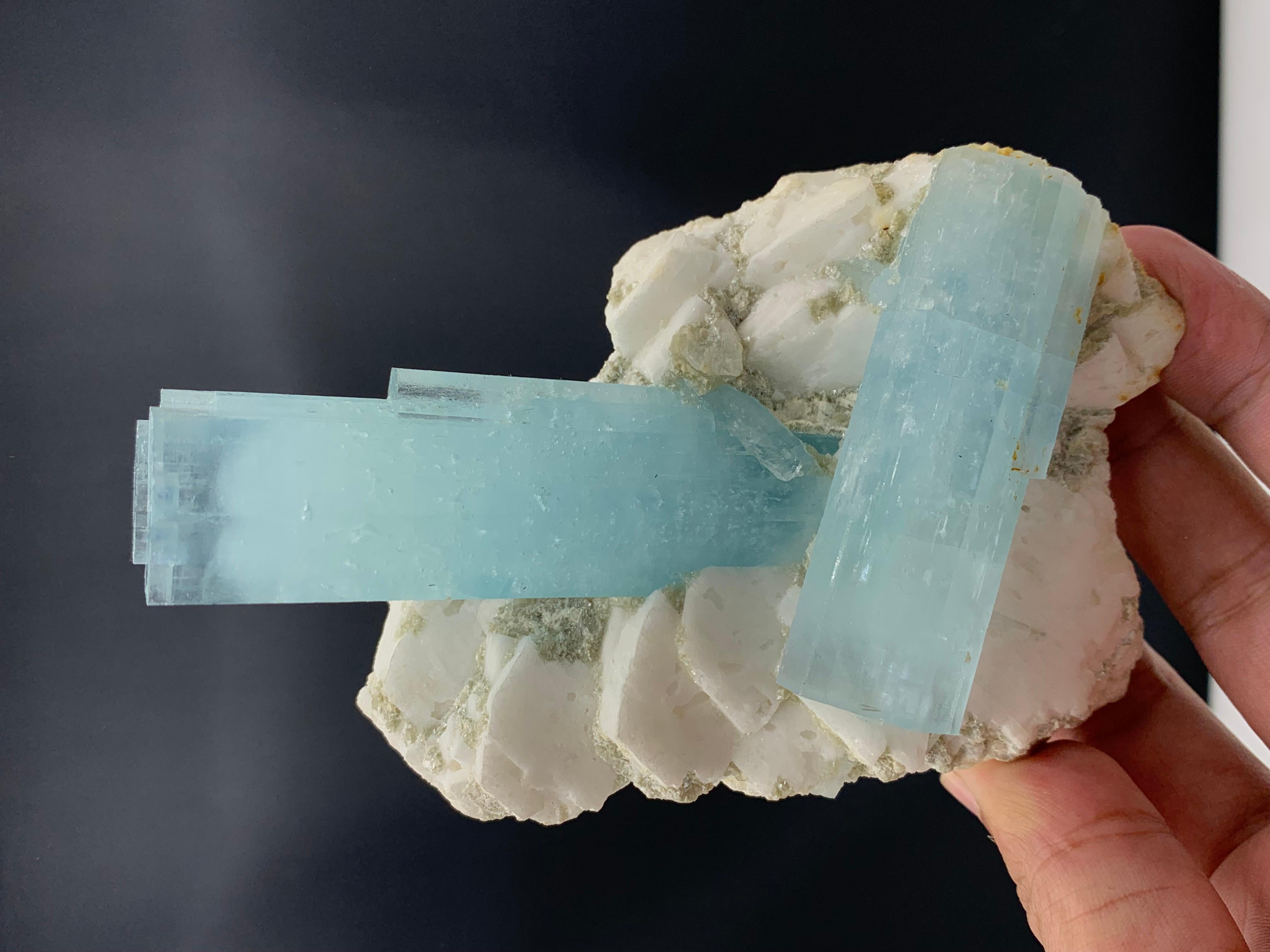 428.97 Gram Amazing Dual Aquamarine Crystal Attach With Feldspar From Pakistan  In Good Condition For Sale In Peshawar, PK