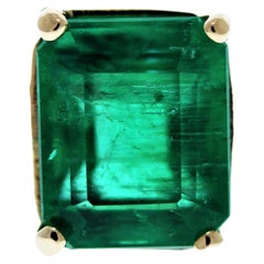 4.28ct Green Emerald Ring in 18K Yellow Gold