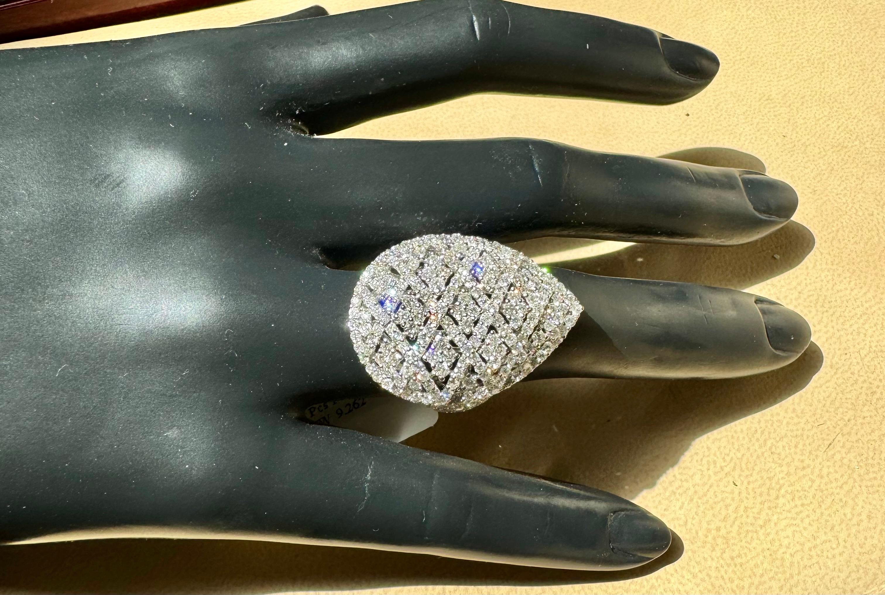 4.29 Ct Natural Brilliant Cut Diamond Cocktail Ring  Pear Shape Size 6.75, 18KG For Sale 5