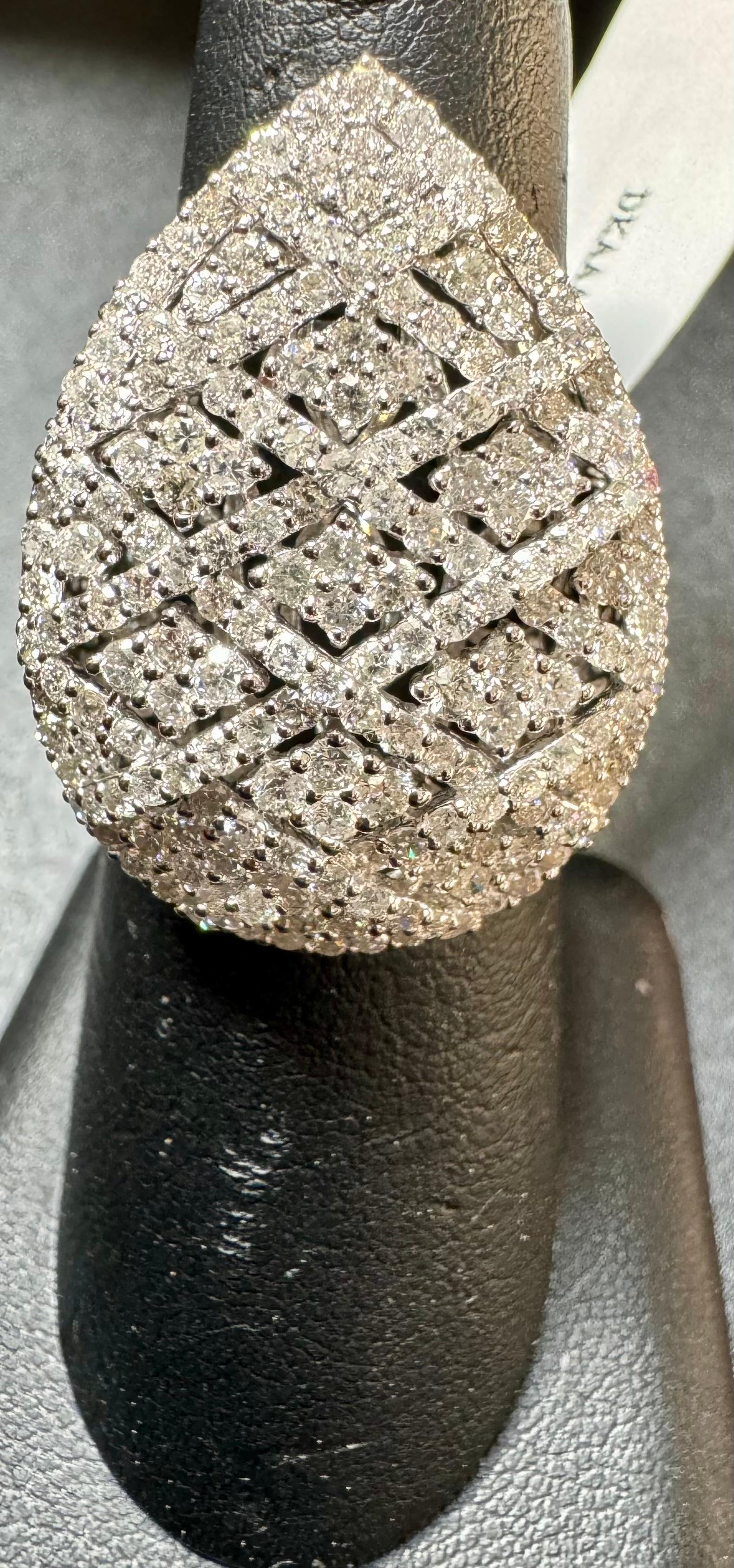 Women's 4.29 Ct Natural Brilliant Cut Diamond Cocktail Ring  Pear Shape Size 6.75, 18KG For Sale