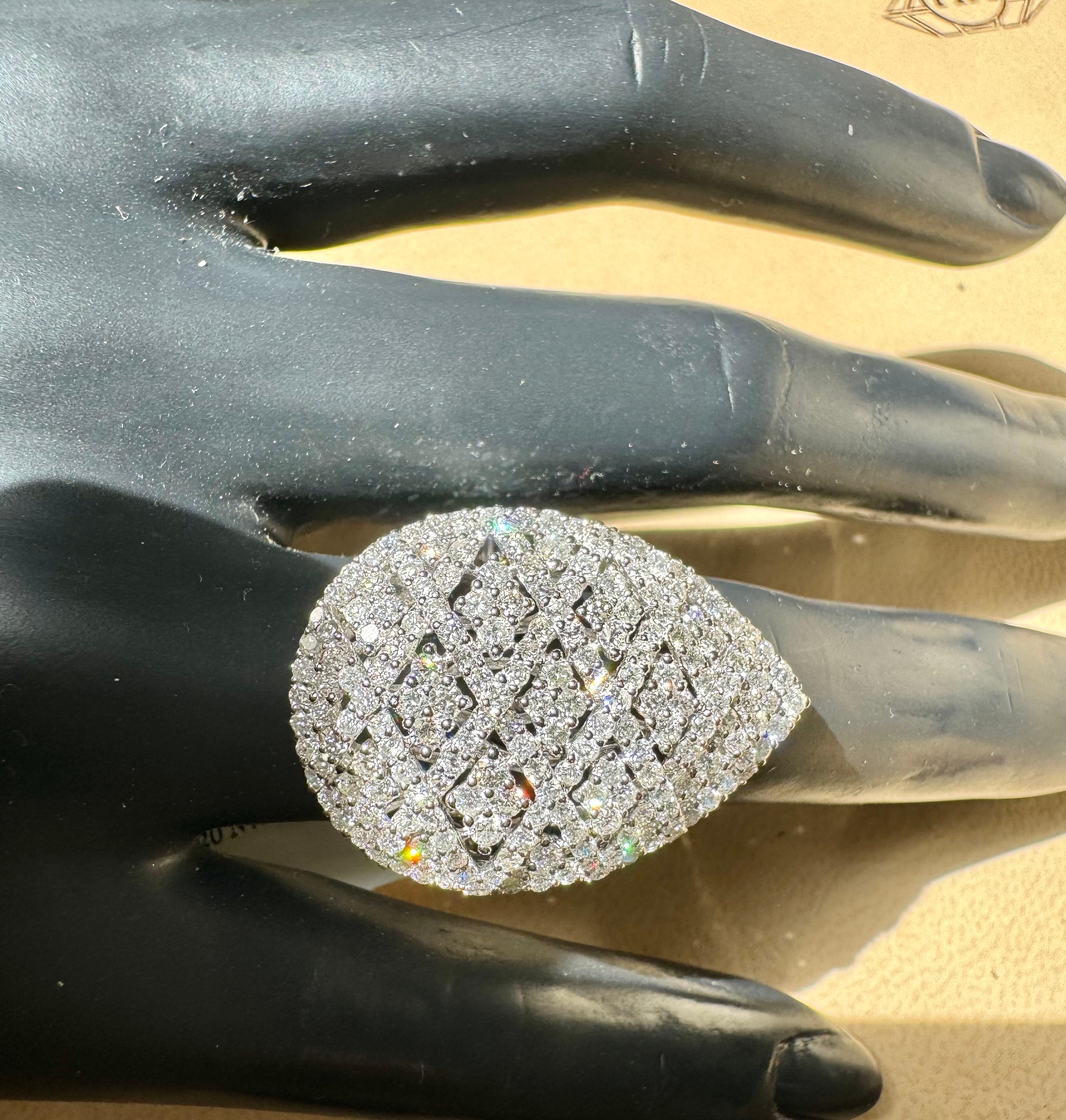 4.29 Ct Natural Brilliant Cut Diamond Cocktail Ring  Pear Shape Size 6.75, 18KG For Sale 3