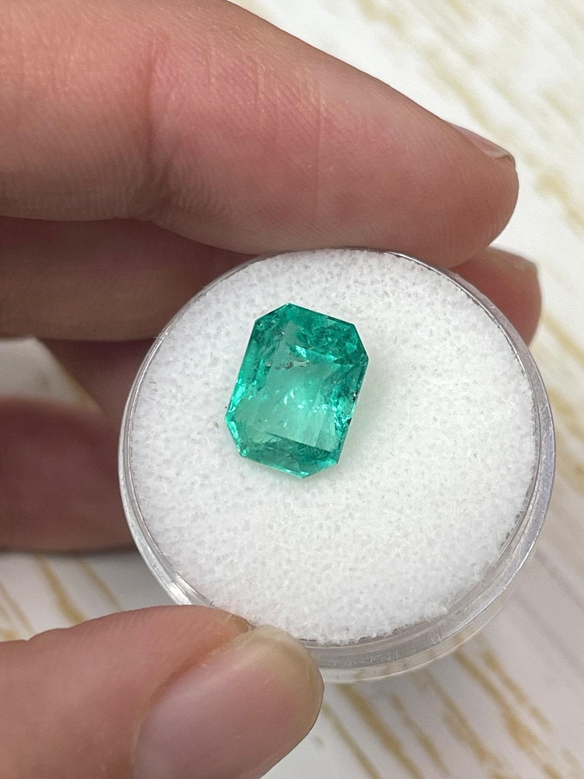4.29ct Minty Green Colombian Emerald 11x8mm Emerald Cut Genuine May Birthstone In New Condition For Sale In Jupiter, FL
