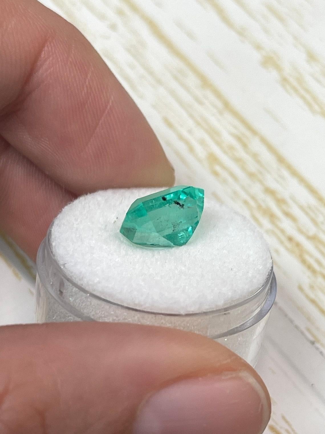 4.29ct Minty Green Colombian Emerald 11x8mm Emerald Cut Genuine May Birthstone For Sale 2
