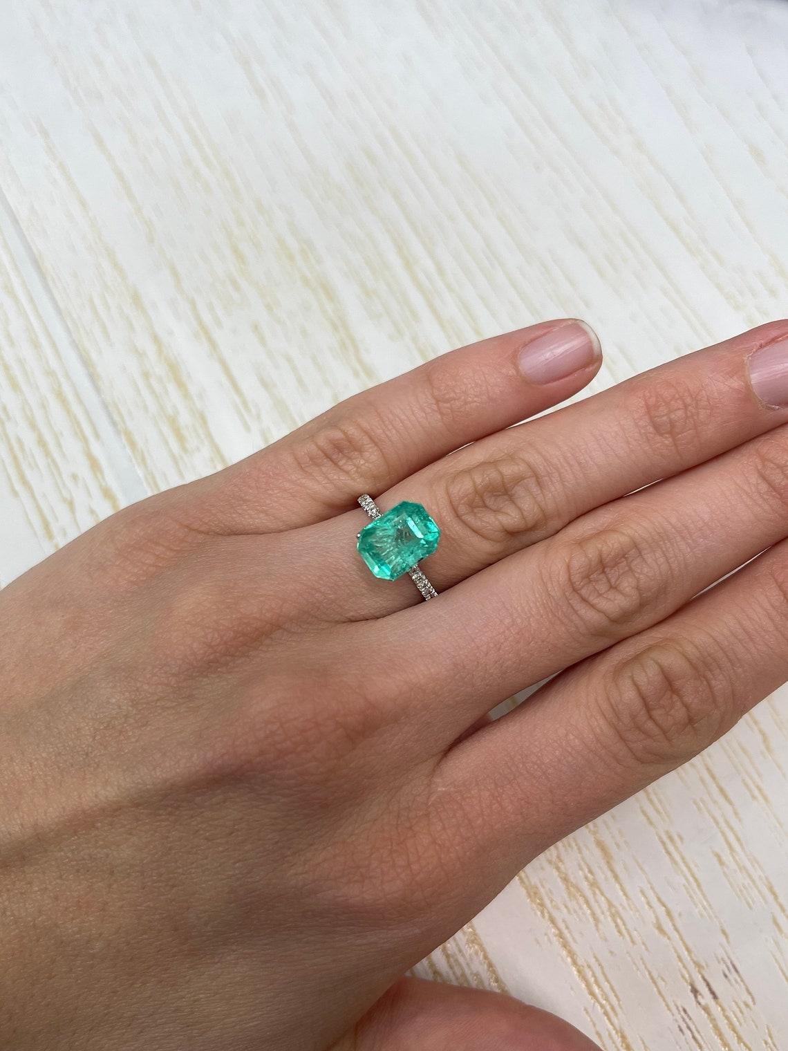 4.29ct Minty Green Colombian Emerald 11x8mm Emerald Cut Genuine May Birthstone For Sale 3