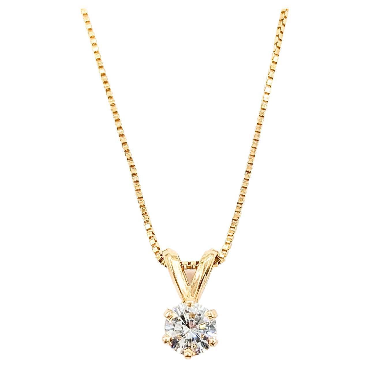 .42ct Diamond 6-Prong Desing Pendant With Chain In Yellow Gold For Sale