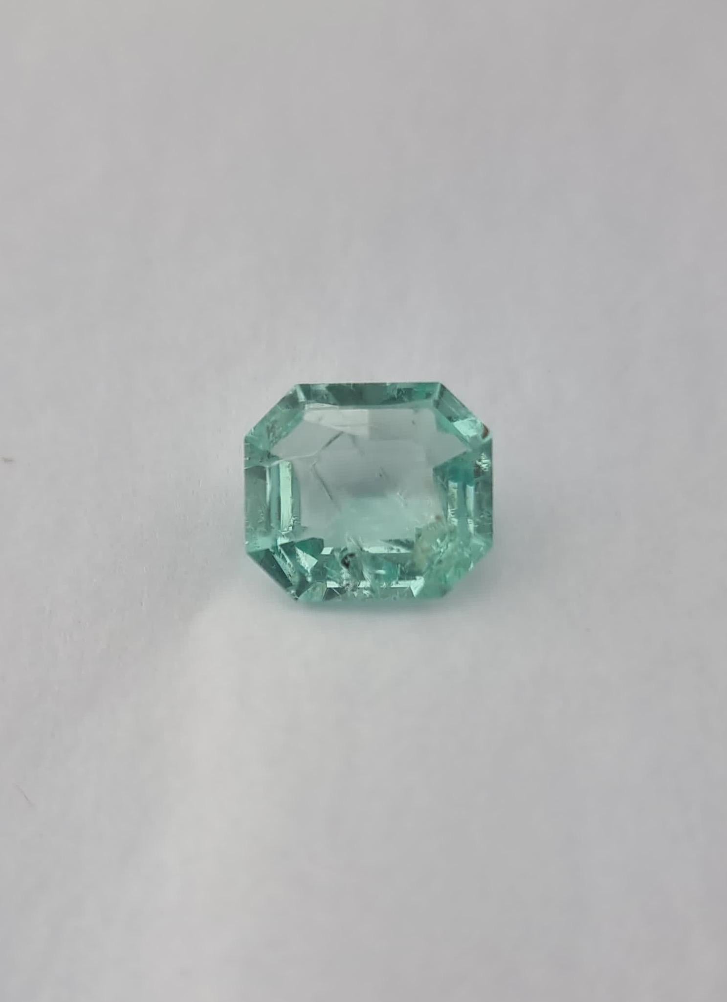 Gemma di smeraldo verde chiaro 4,2ct In condizioni Nuovo in vendita a Lanham, MD