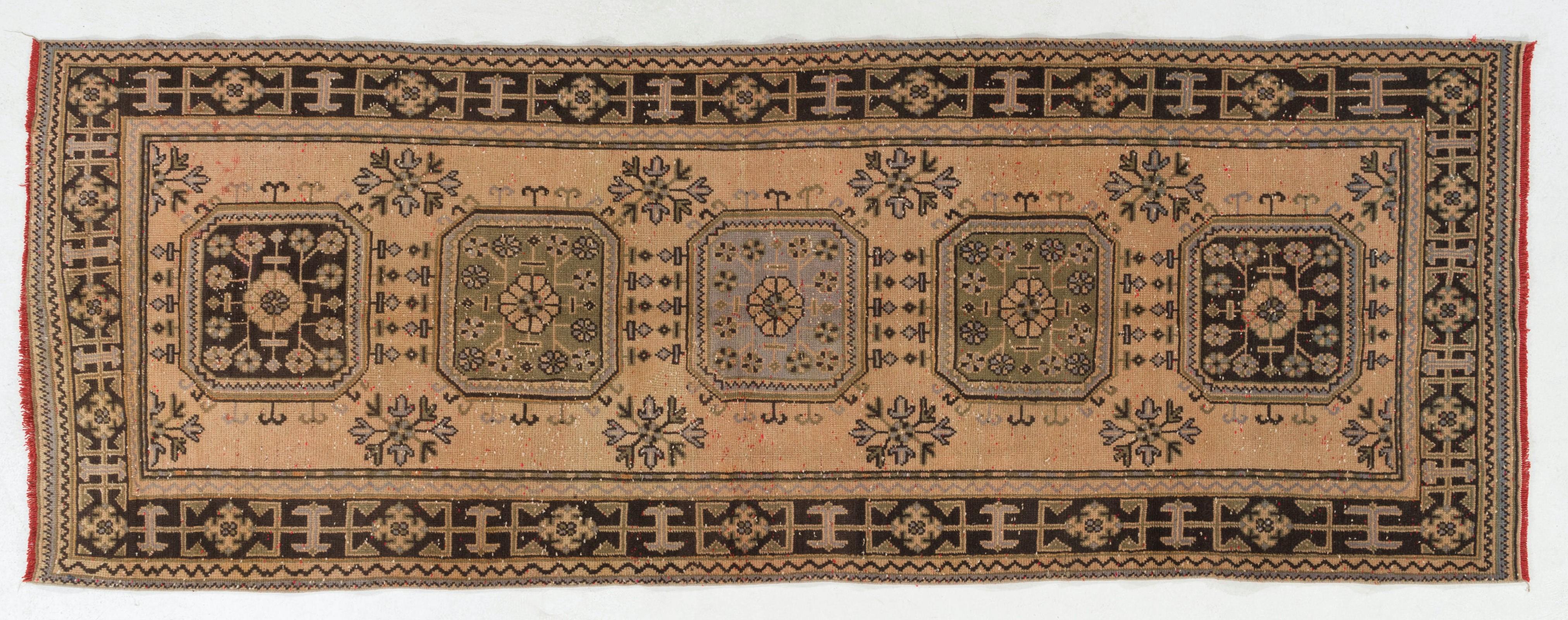 Vintage-Läufer aus Wolle aus der Türkei, handgeknüpfter Teppich für Flur (Handgewebt) im Angebot