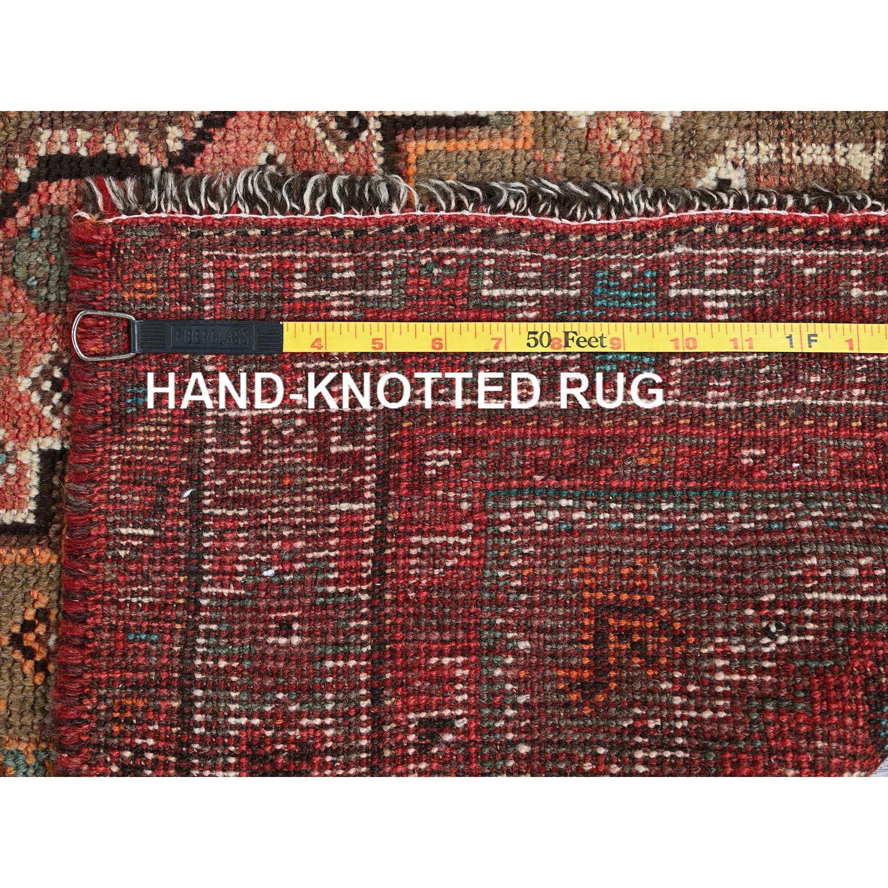 Metà XX secolo Tappeto orientale Runner in lana Vintage Shiraz rosso annodato a mano 4'2 