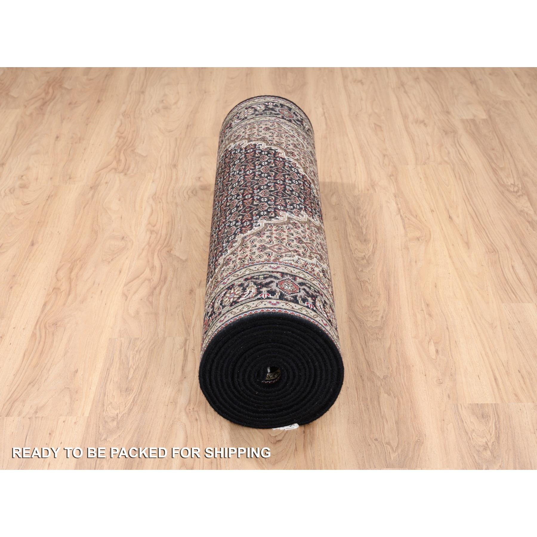 XXIe siècle et contemporain Tapis oriental large et noué à la main Tabriz Mahi Design 4'2