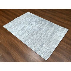 4'2"x6' Misty Gray Wool and Plant Based Silk Hand Loomed Modern Oriental Rug