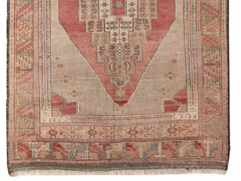 4.2x6.2 Ft Handgefertigter anatolischer Teppich. Authentischer Vintage-Wollteppich im Stammesstil (Stammeskunst) im Angebot
