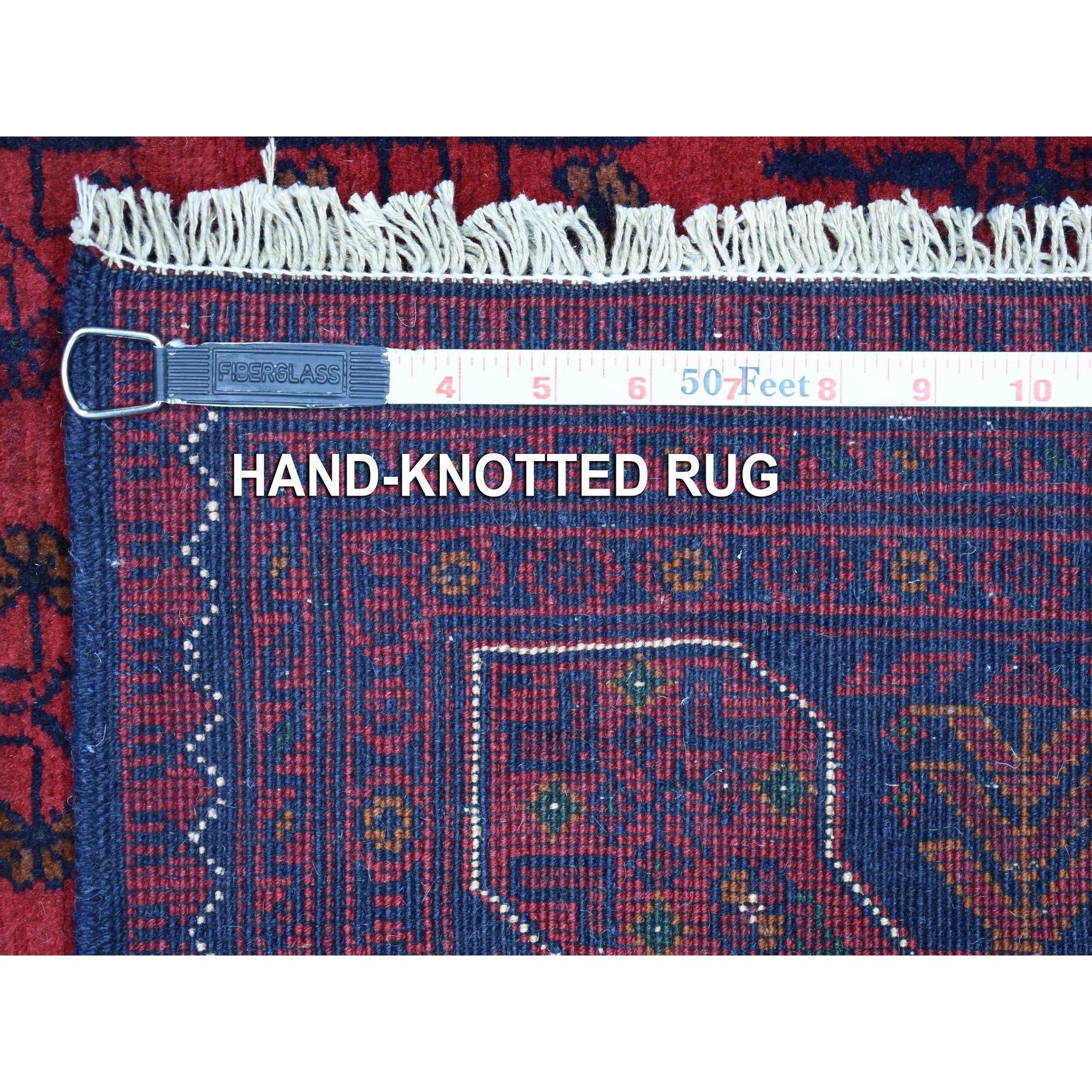 Tappeto afghano Khamyab in lana annodato a mano di colore rosso intenso e saturo 4'2 