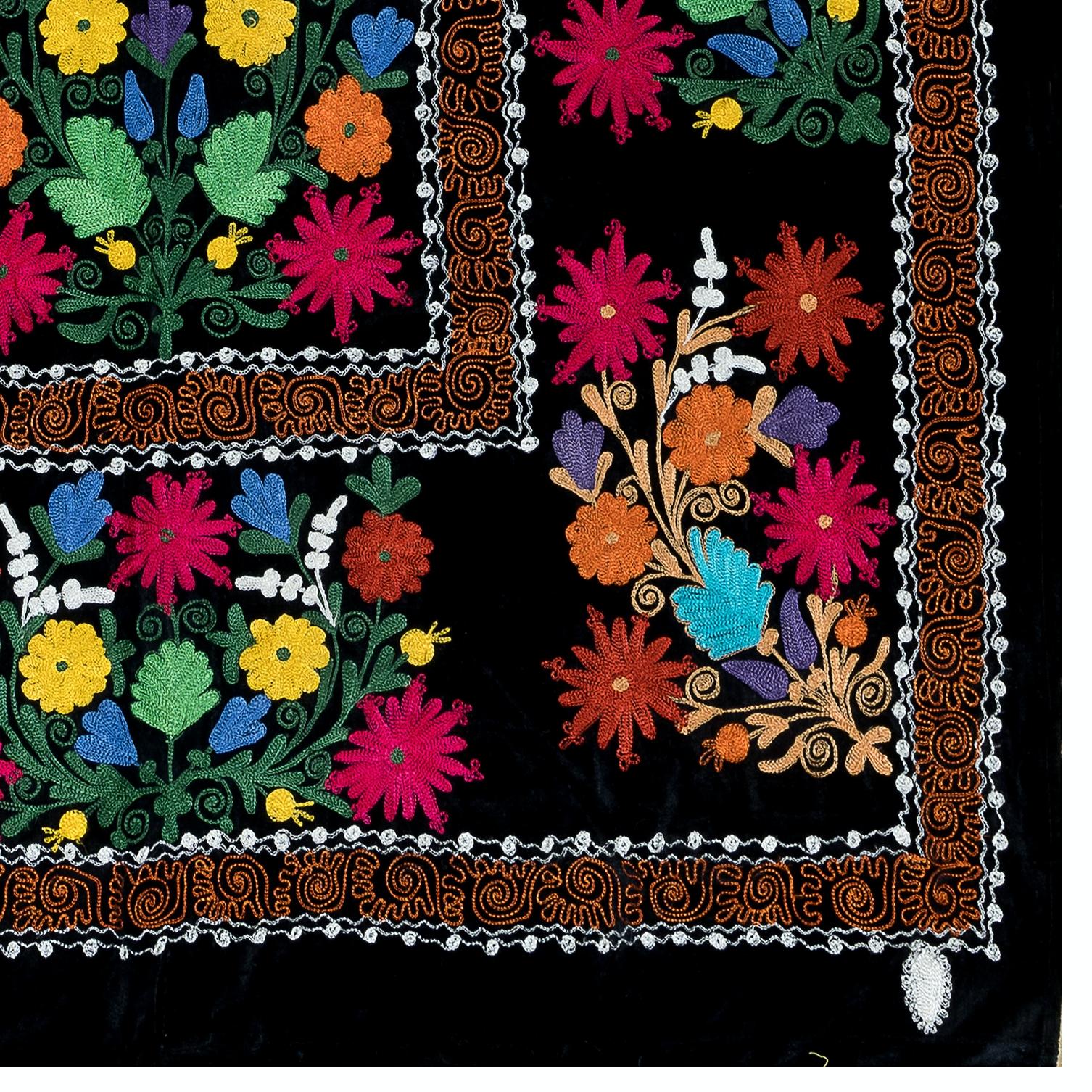 Embroidered 4.2x6.6 Ft Silk Hand Embroidery Wall Hanging, Black Tapestry, Suzani Bedspread For Sale