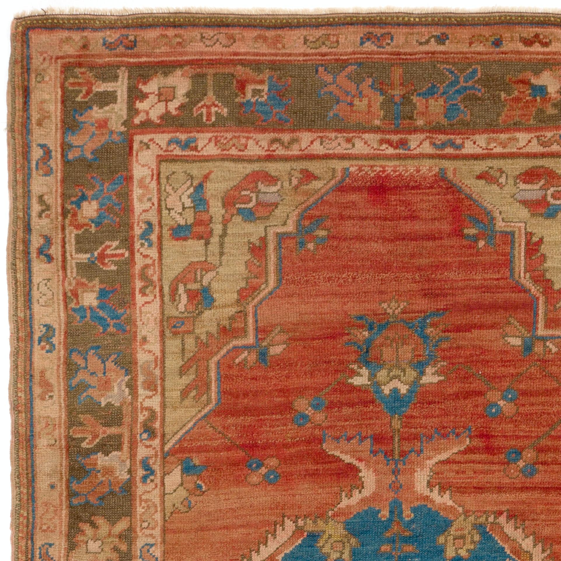Alfombra antigua del suroeste de Anatolia procedente de Fethiye o Telmessos, como en la antigüedad, que en el siglo XIX se llamaba Makri. Pelo de lana sobre base de lana. Muy buen estado. Resistente y tan limpia como una alfombra nueva (lavada a