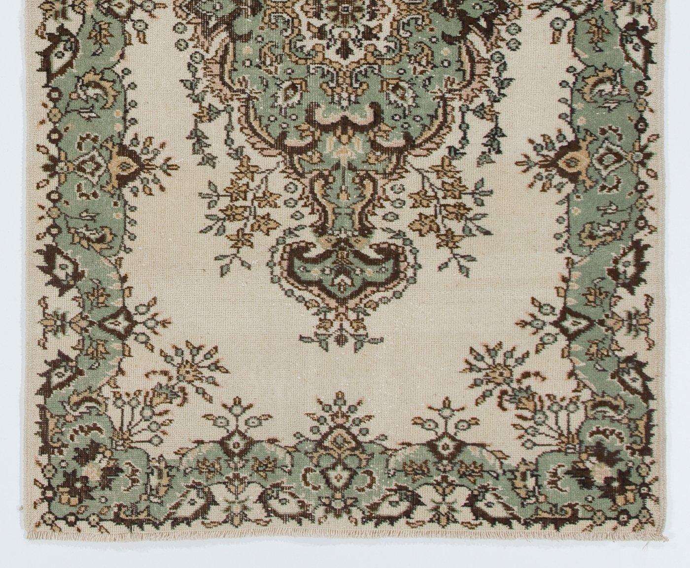 4,2x7 Ft Vintage Medaillon Design Handgefertigter Teppich in Beige, Grün und Braun (Oushak) im Angebot