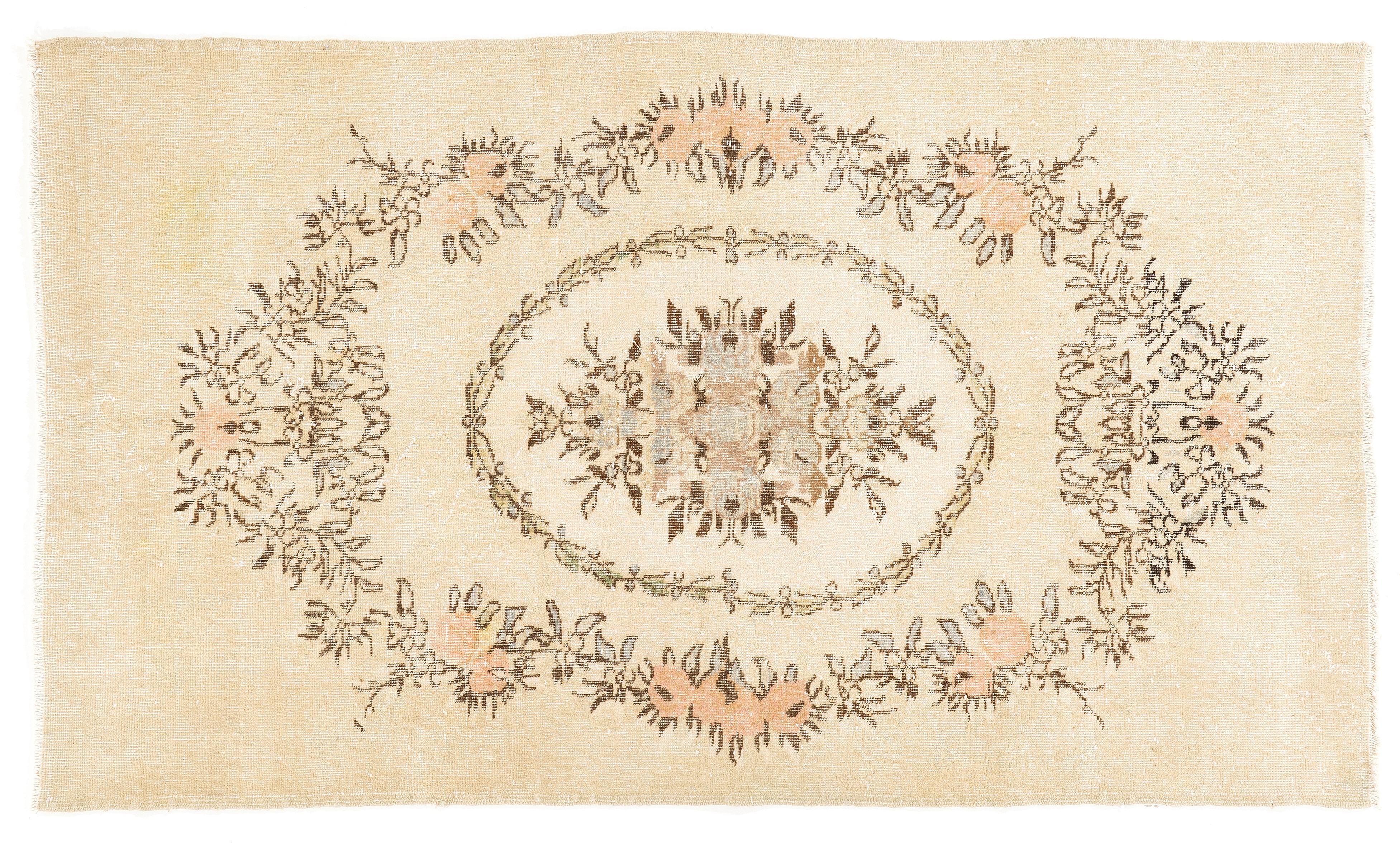 4.2x7.2 Ft Tappeto turco vintage annodato a mano unico nel suo genere. Tappeto in stile Aubusson In condizioni buone in vendita a Spring Valley, NY