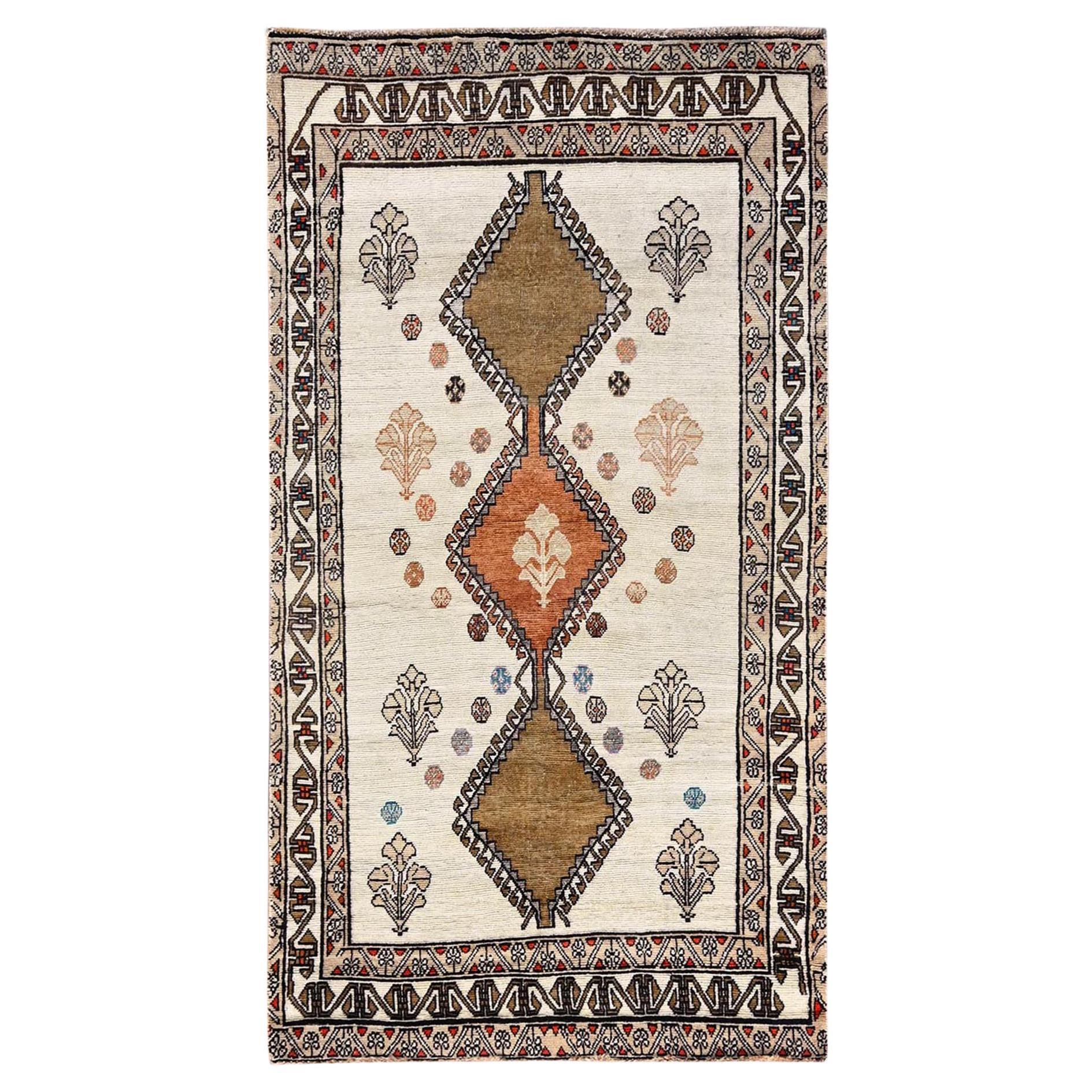 4'2"x7'8" Ivory Vintage Persian Shiraz Hand Knotted Pure Wool Clean Rug