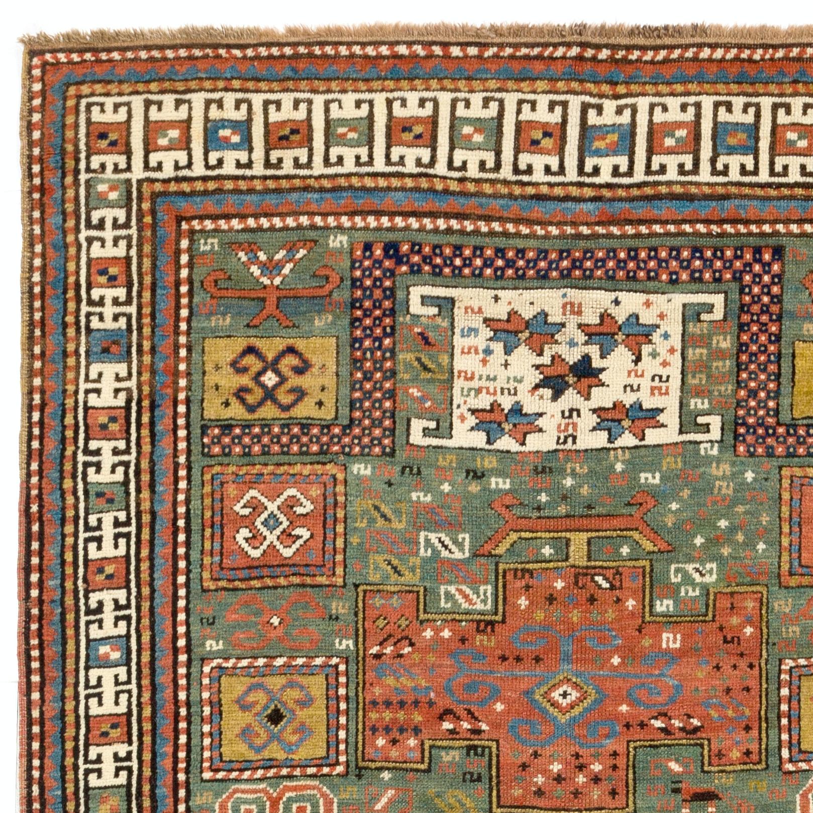 4.2x8.7 ft Antiker Grüner Grund Kaukasischer Karatchoph Kazak Teppich, um 1870 (Kasachisch) im Angebot