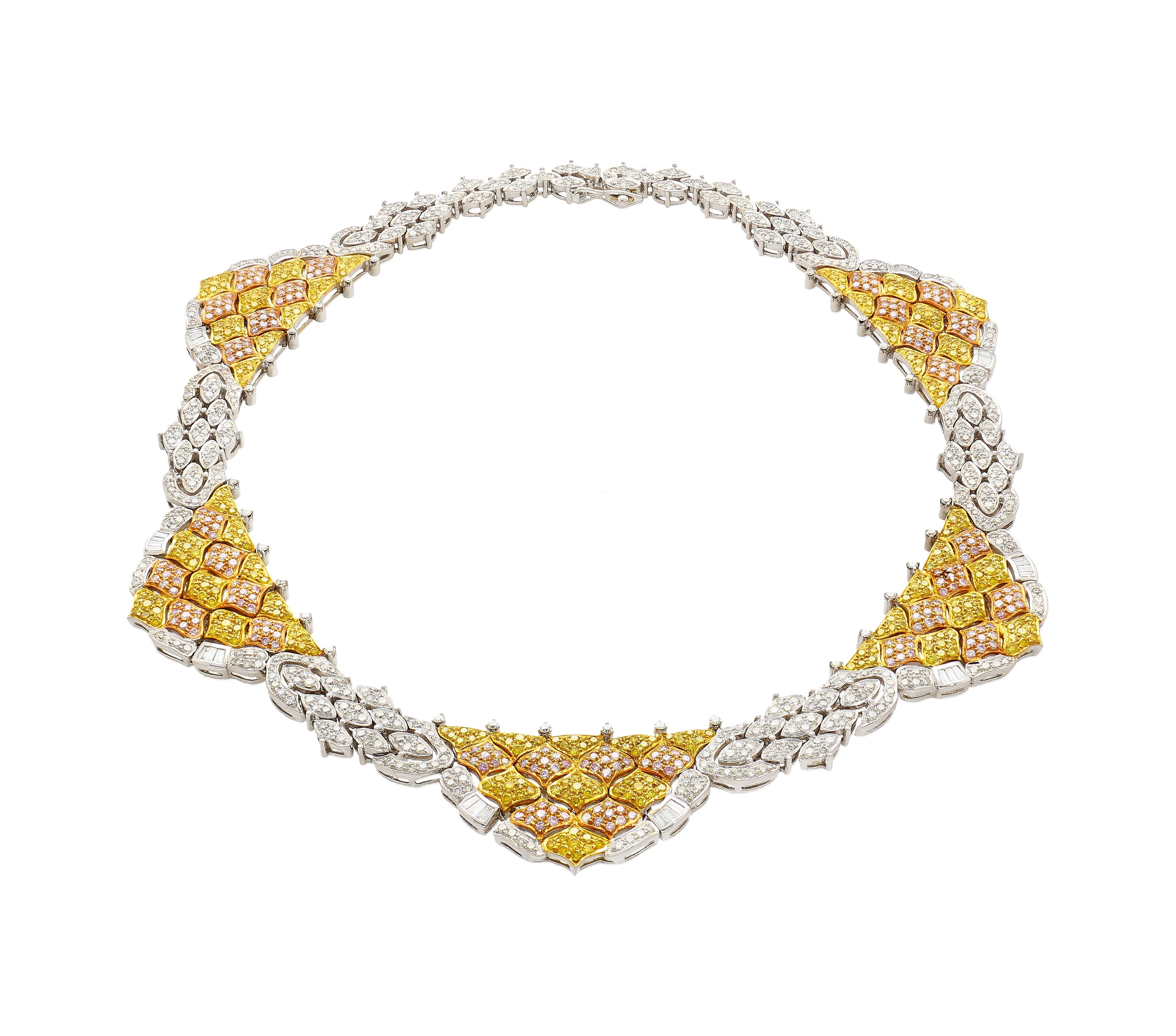 Ensemble collier et boucles d'oreilles en or 3 tons et diamants pavés de 40 carats en vente 5