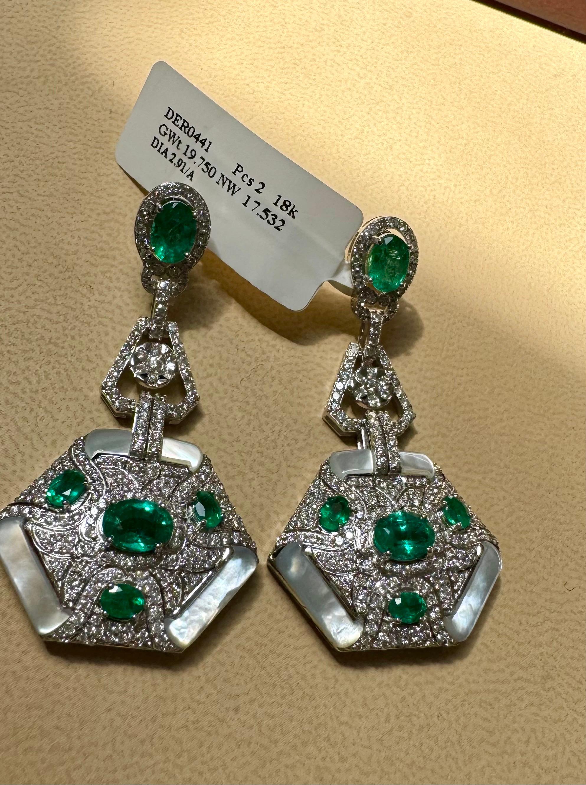 Women's 4.3 Carat Emerald & 2.91 Ct Diamond With MOP Hanging Earrings 18 Kt White Gold For Sale