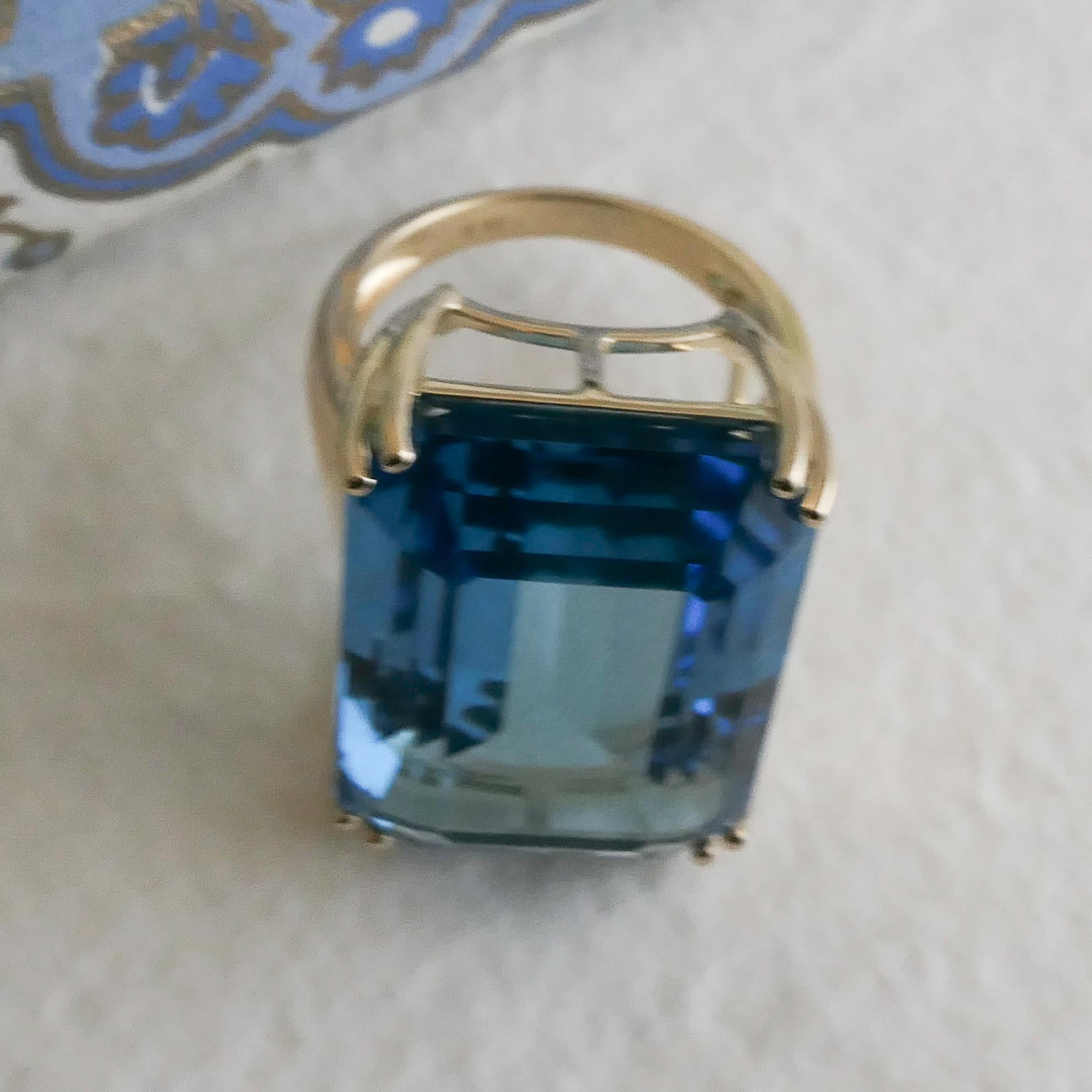 43 carat London Blue Topaz 14kt Yellow Gold Ring - Size 8 For Sale 7