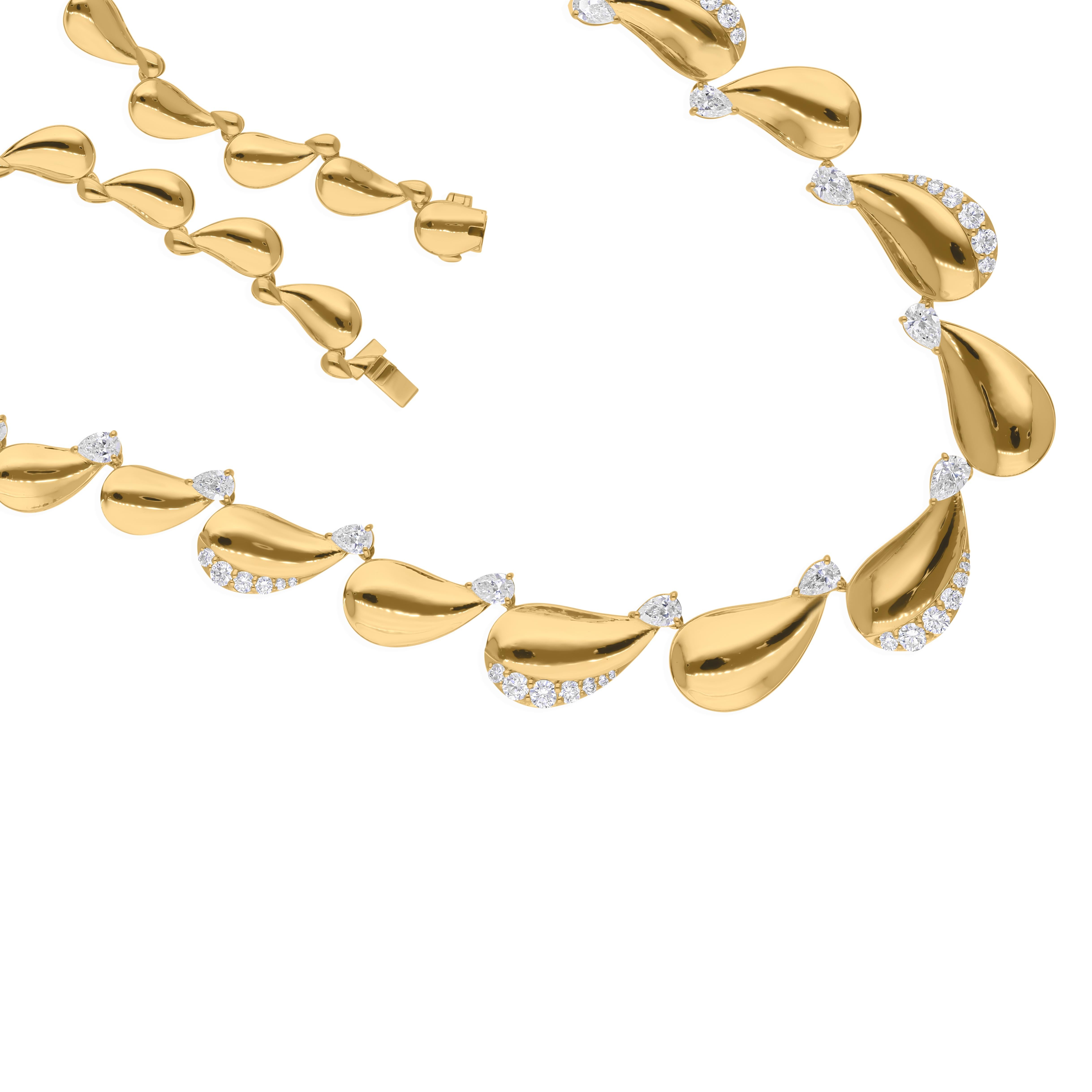 Cast from 18-karat gold, these exquisite necklace is handset with 4.39 carats of sparkling diamonds.

FOLLOW SPECTRUM JEWELS storefront to view the latest collection & exclusive pieces. Spectrum Jewels is proudly rated as a Top Seller on 1stdibs