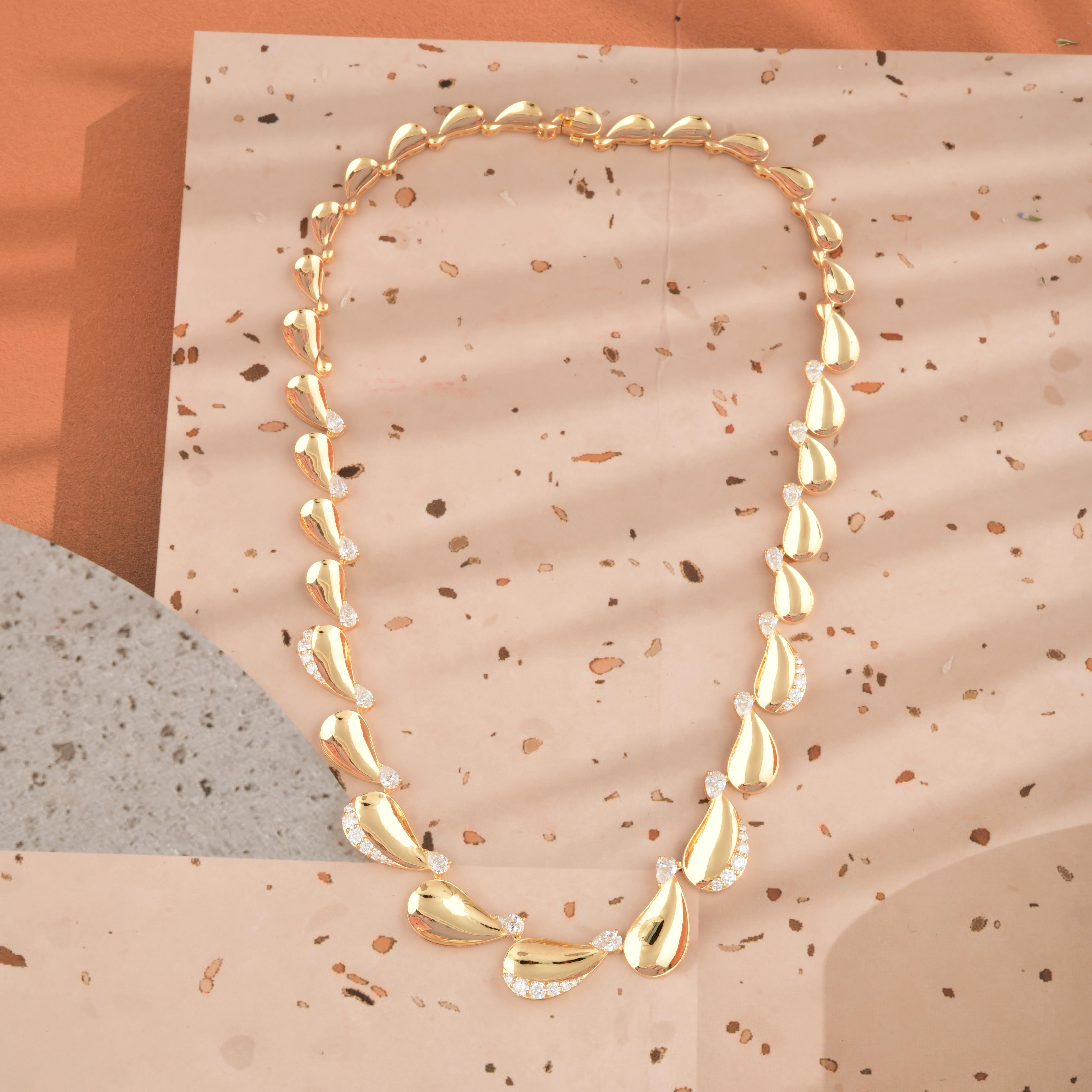 Pear Cut 4.3 Carat SI Clarity HI Color Pear Diamond Necklace 18 Karat Yellow Gold Jewelry For Sale